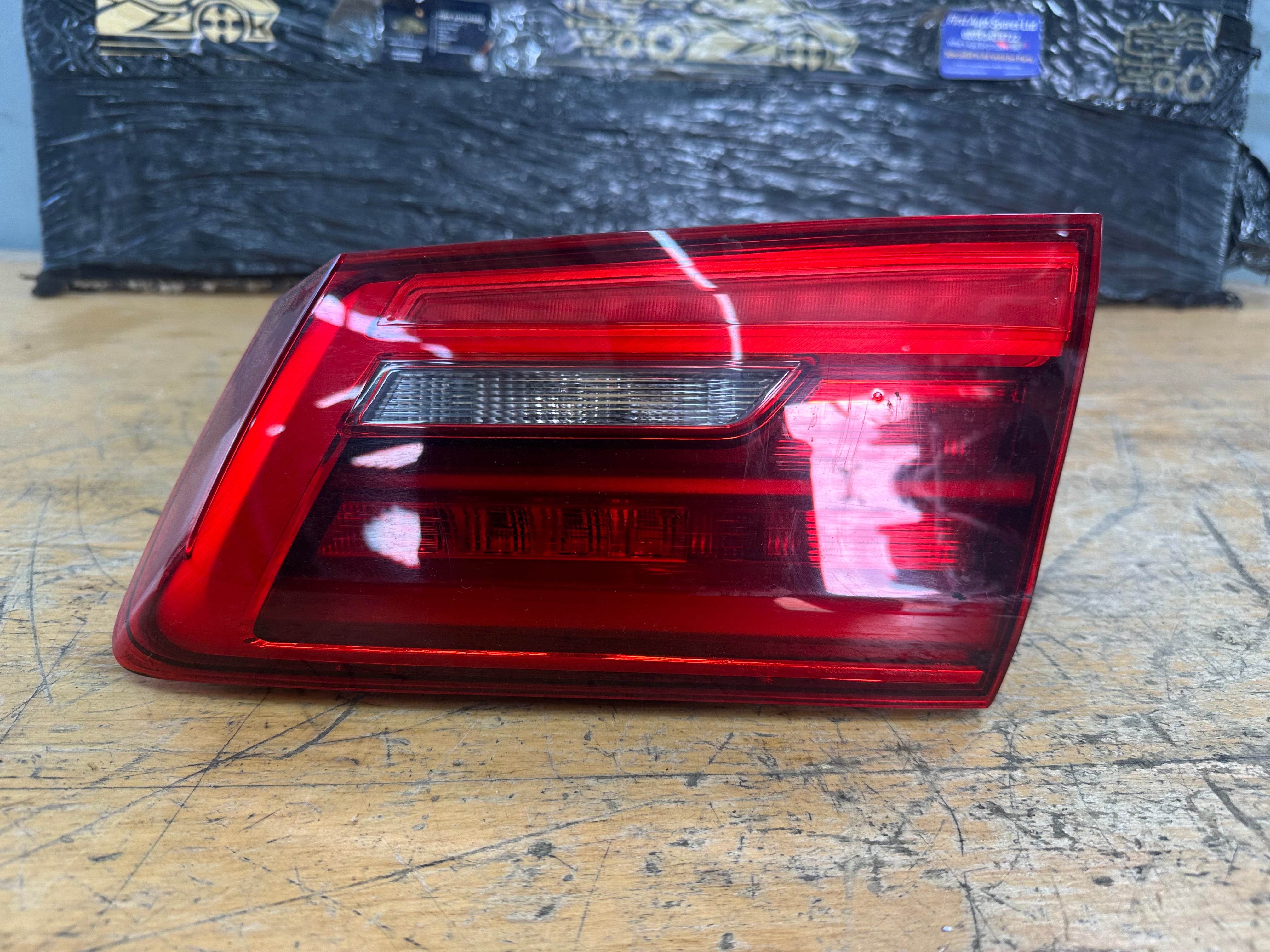 BMW 5 Series G30 Driver's Right O/S Rear Inner Bootlid Light (630252)