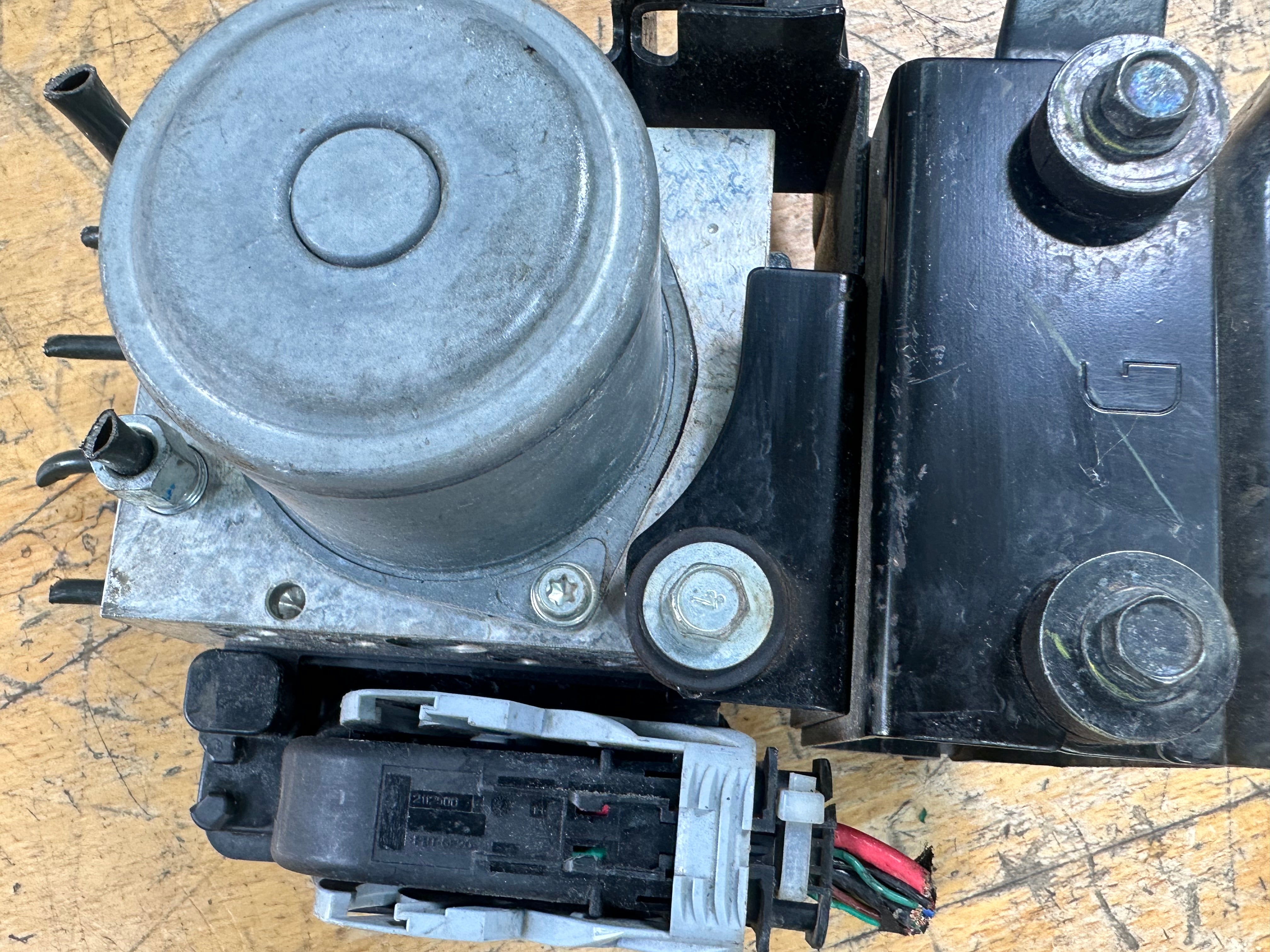 Nissan Leaf ZE1 ABS Pump 2017–2024 (47660-5SH5C)