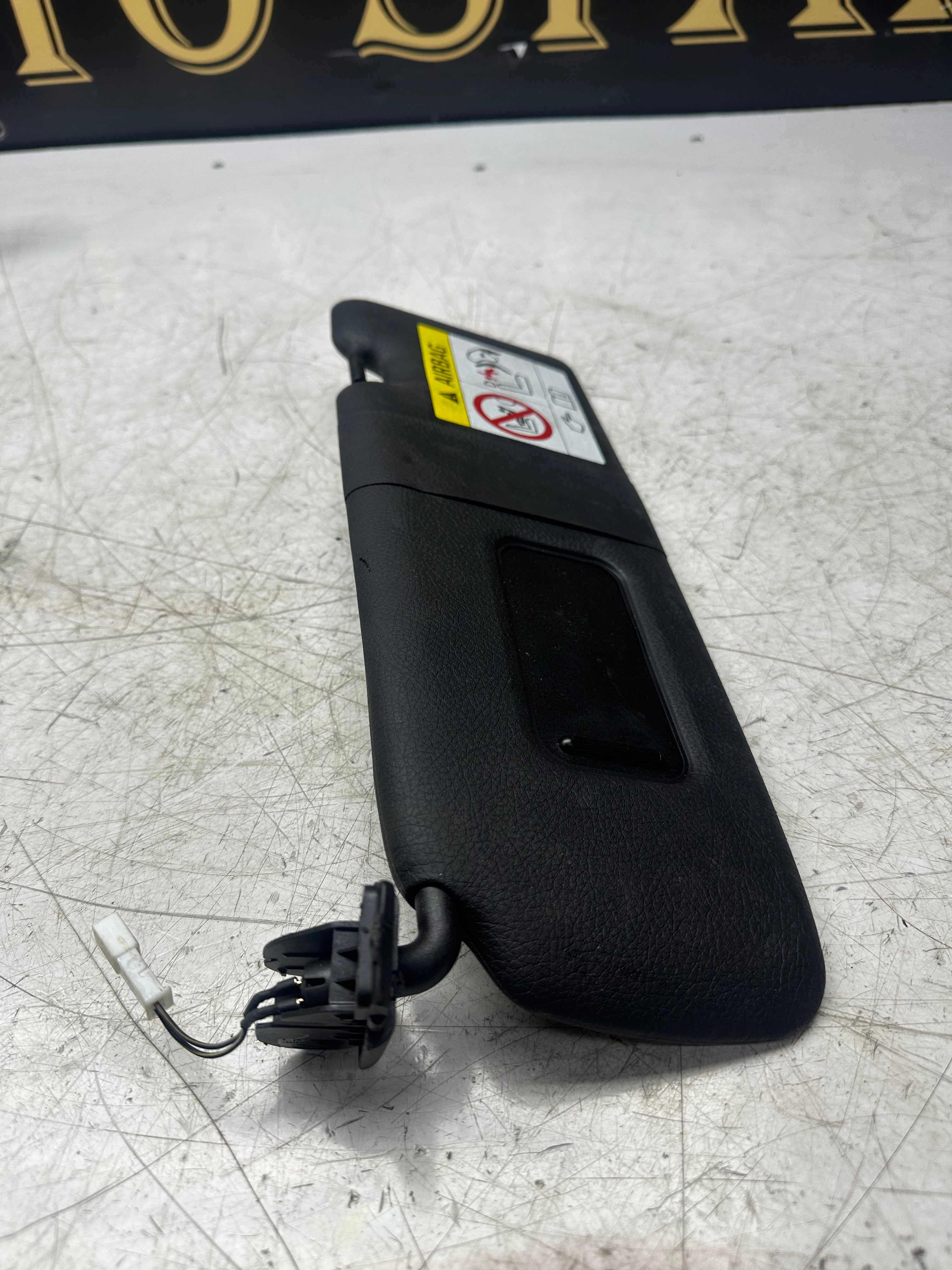 BMW 1 Series F20 / F21 Sun Visor – Left Side (2011–2019) (7319158)