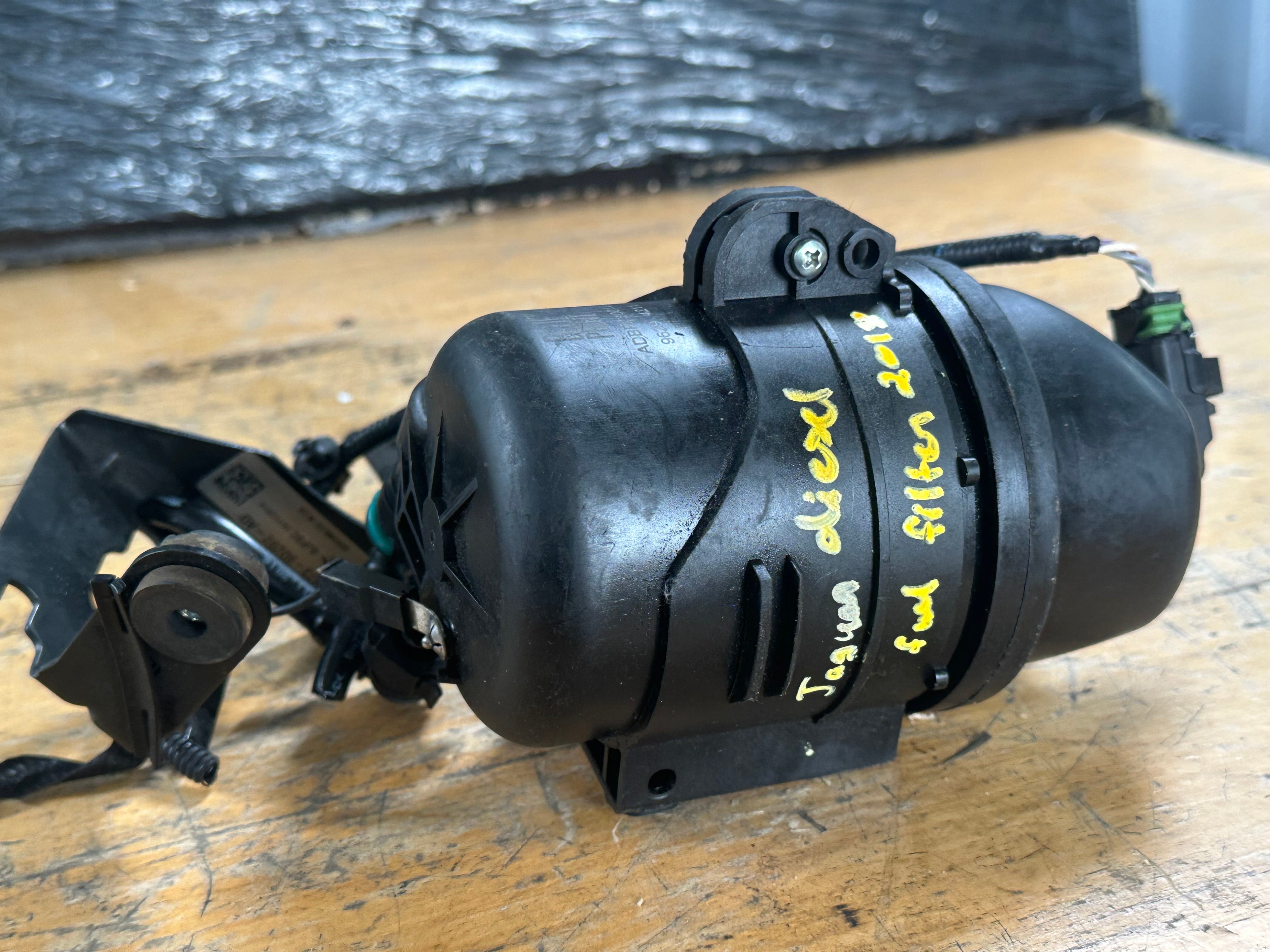 Jaguar Land Rover 2016 Diesel Fuel Filter Blue Print (GX73-9D202-AD) (ADBP230012)