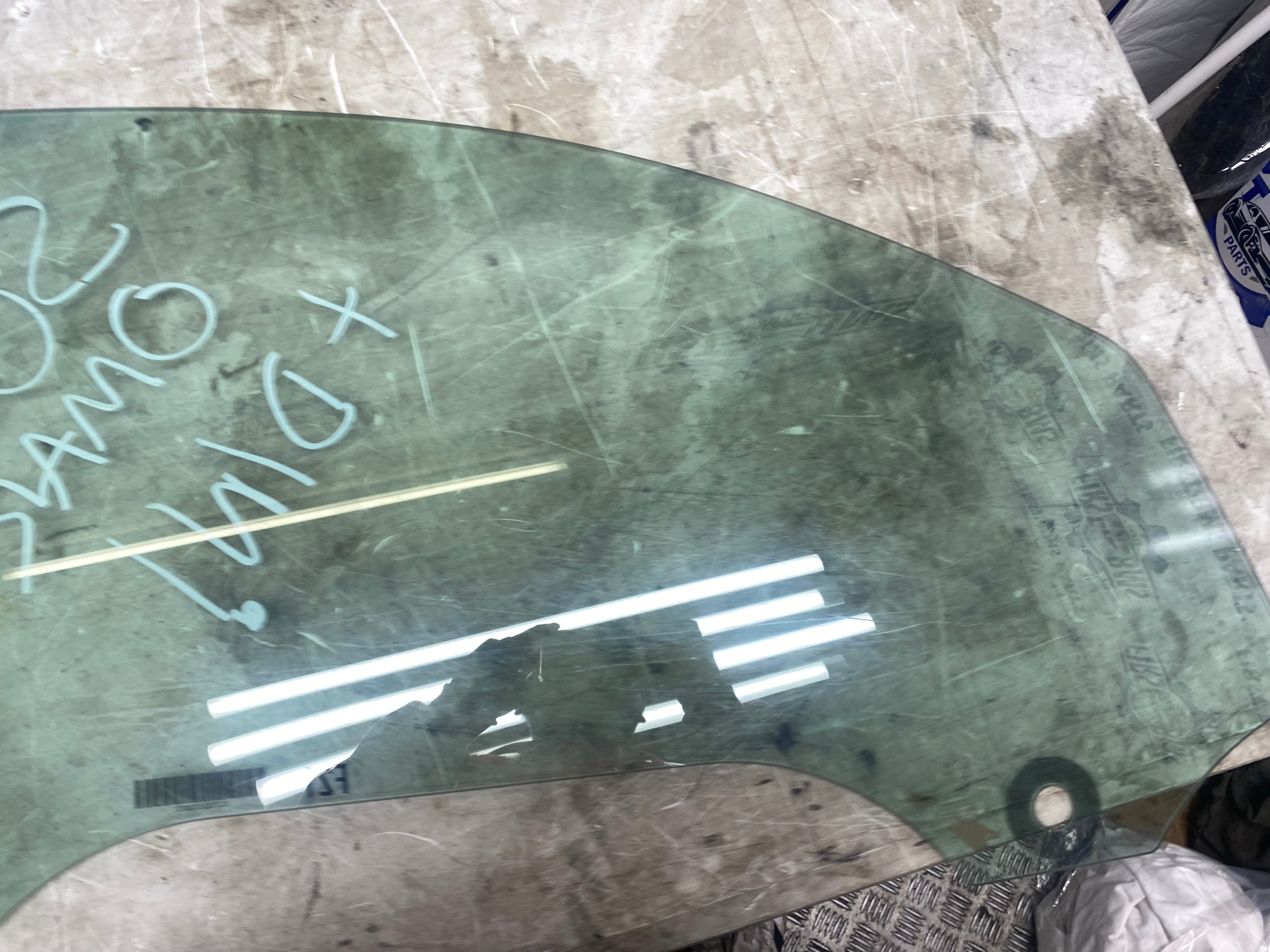 BMW 1 Series F21 Front Driver Side Window Glass 2012–2019