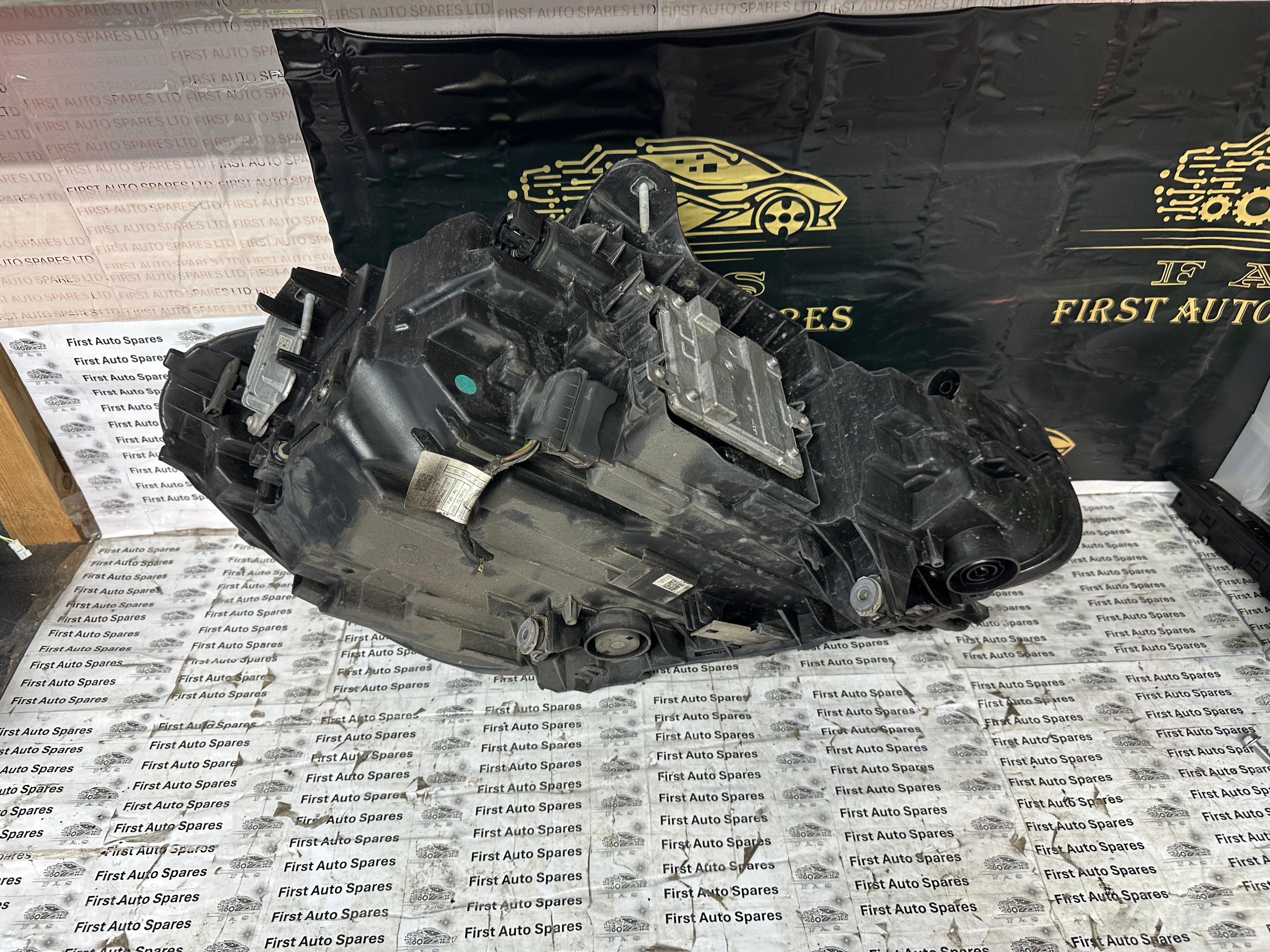 BMW 1 Series F40 Left Complete LED Headlight 2019–2024 (9482809-08)