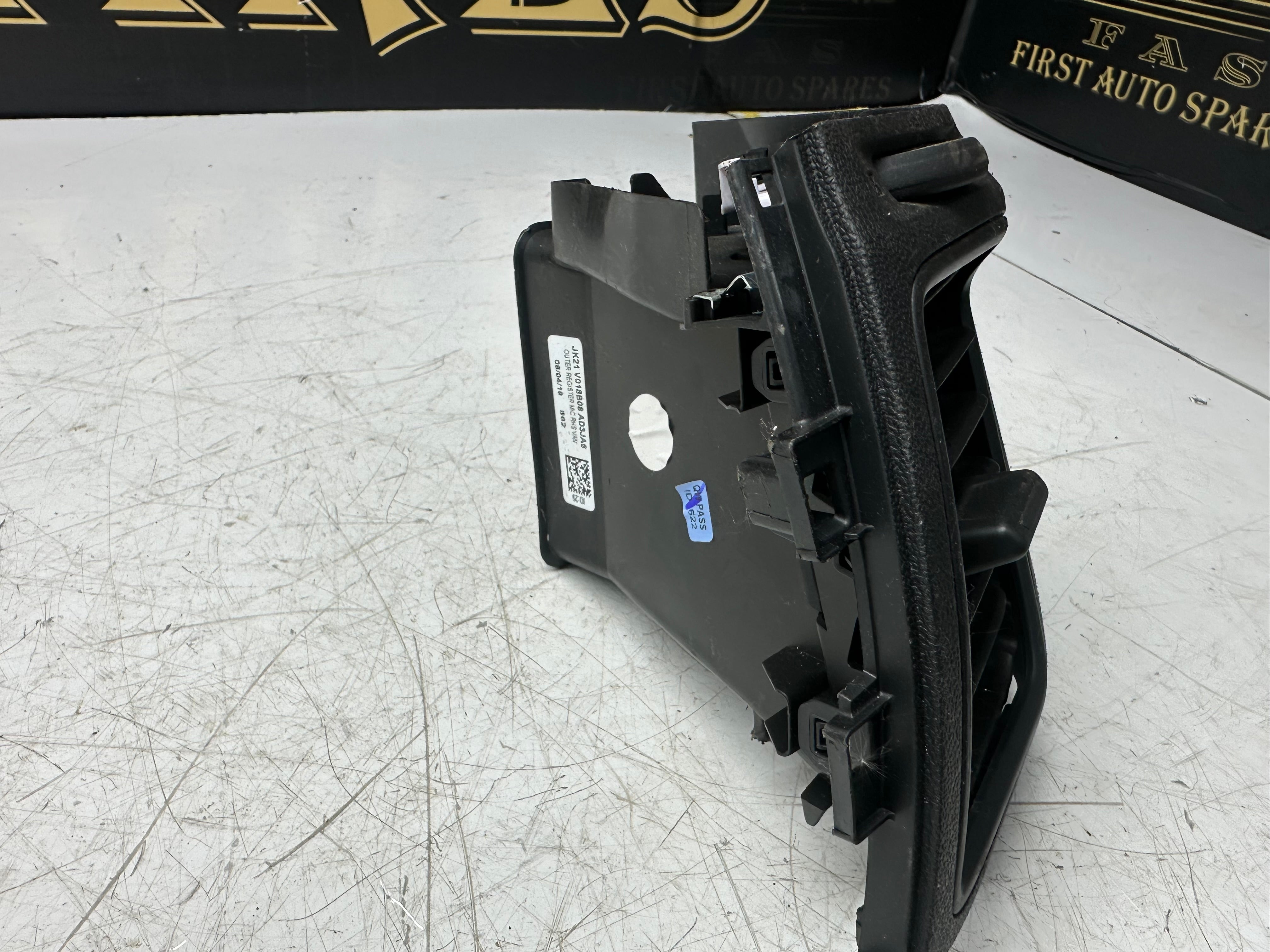 Ford Transit Custom 2019 Right Heater Air Vent (JK21-V018B08-AD3JA6)