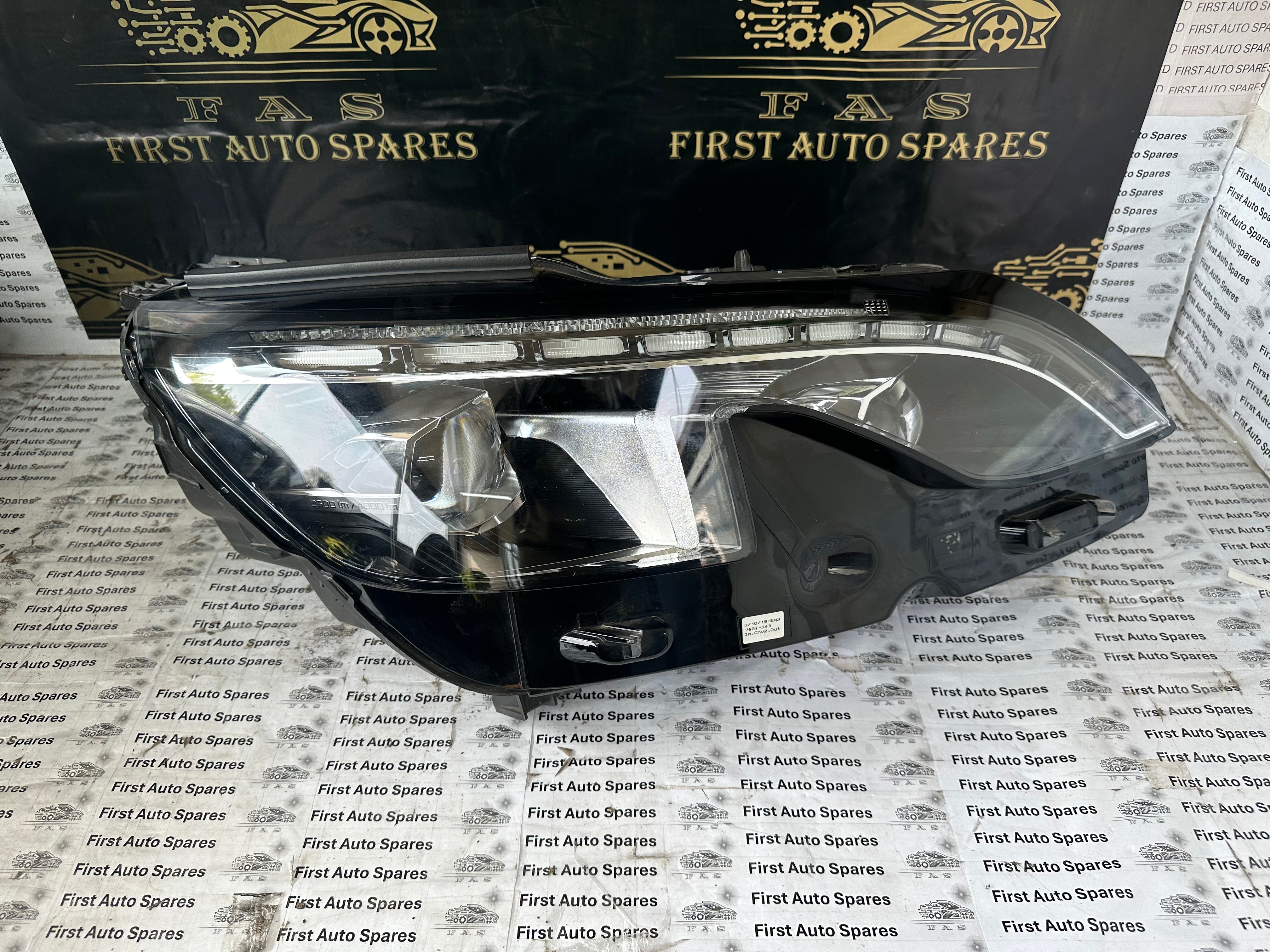 Peugeot 3008 5008 2017–2020 Right LED Headlight (89909536)