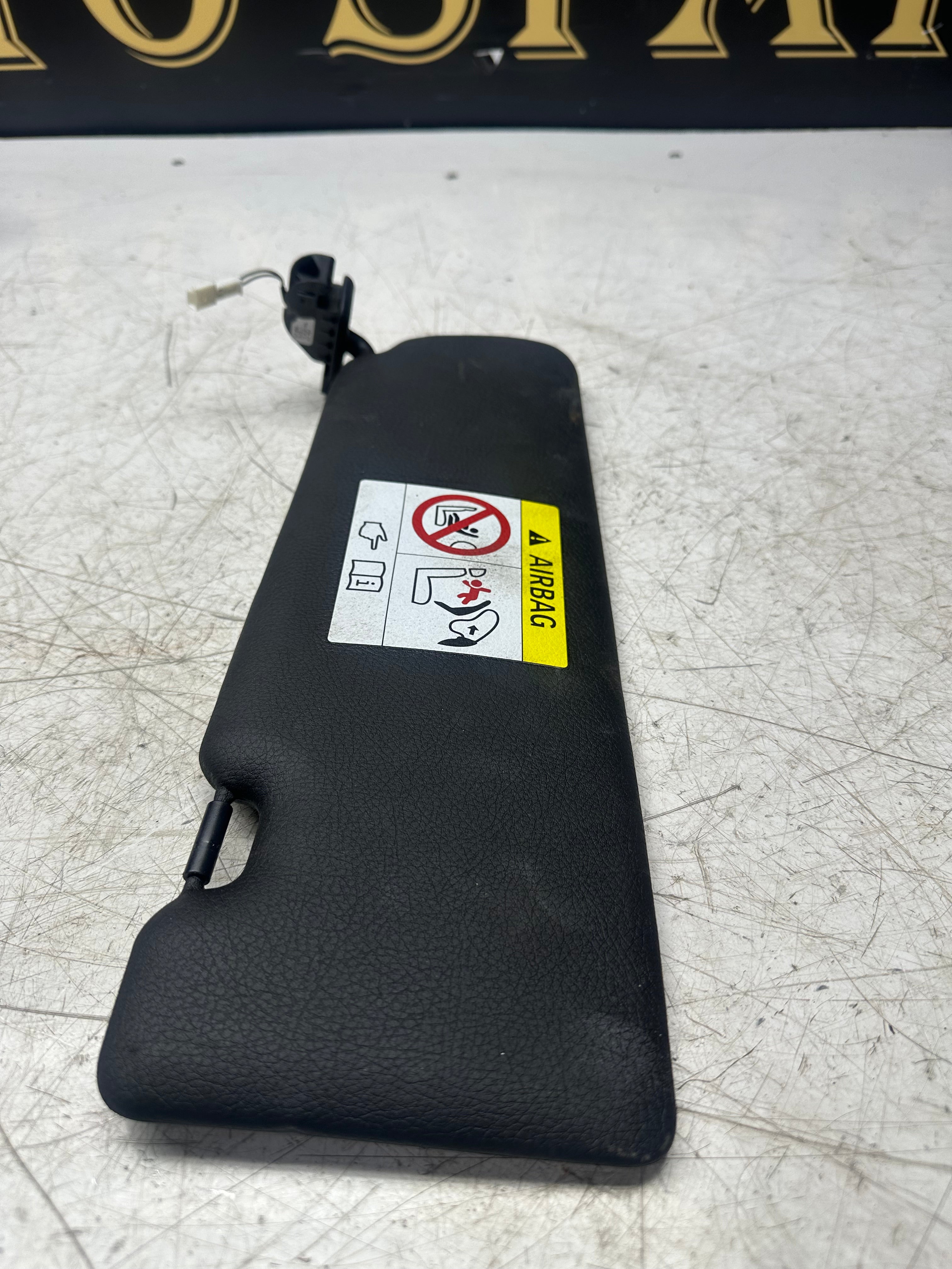BMW 1 Series F20 / F21 Sun Visor – Left Side (2011–2019) (7319158)