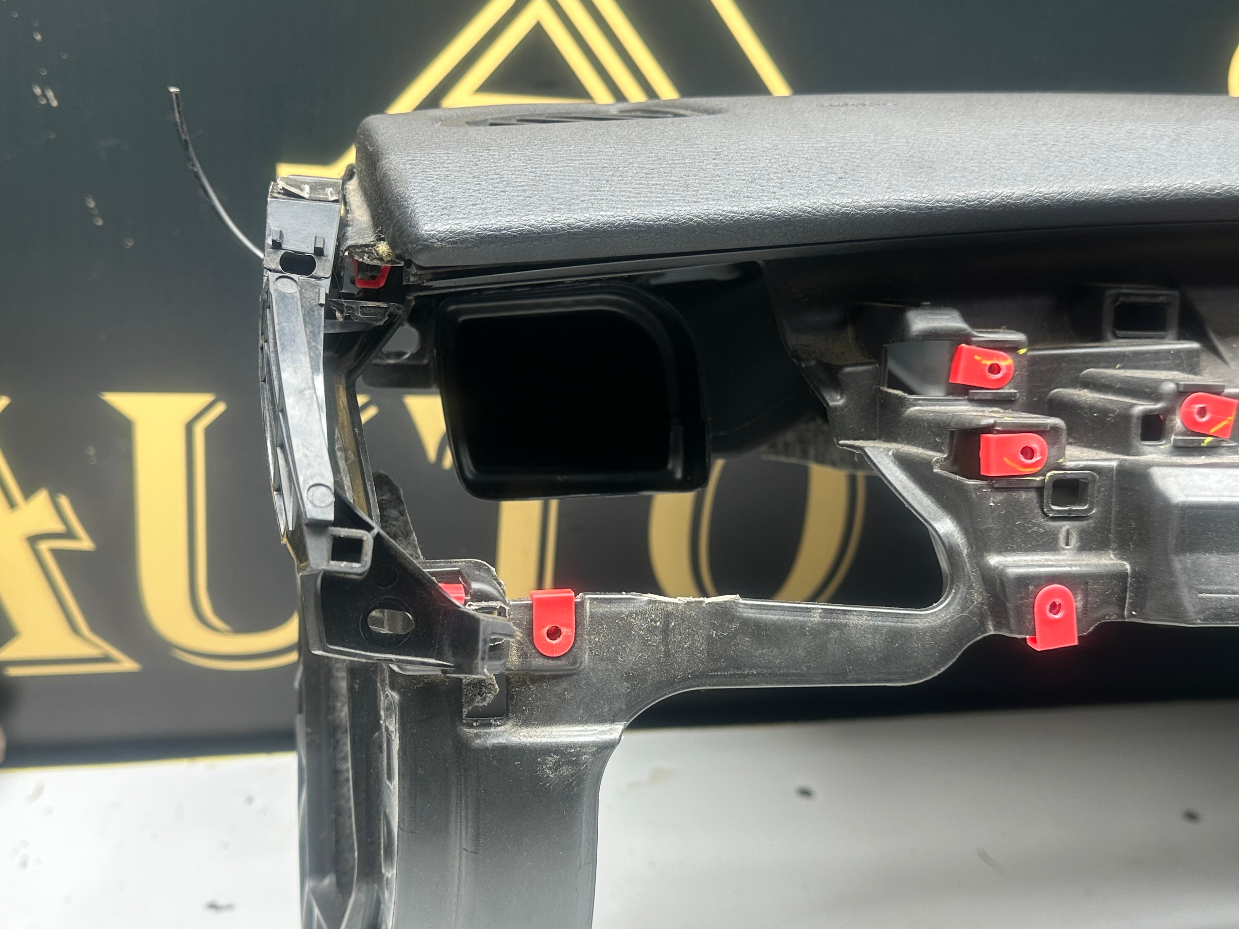 BMW X5 F15/F16 Complete Dashboard with Passenger Airbag (1028651-7) (4037468)