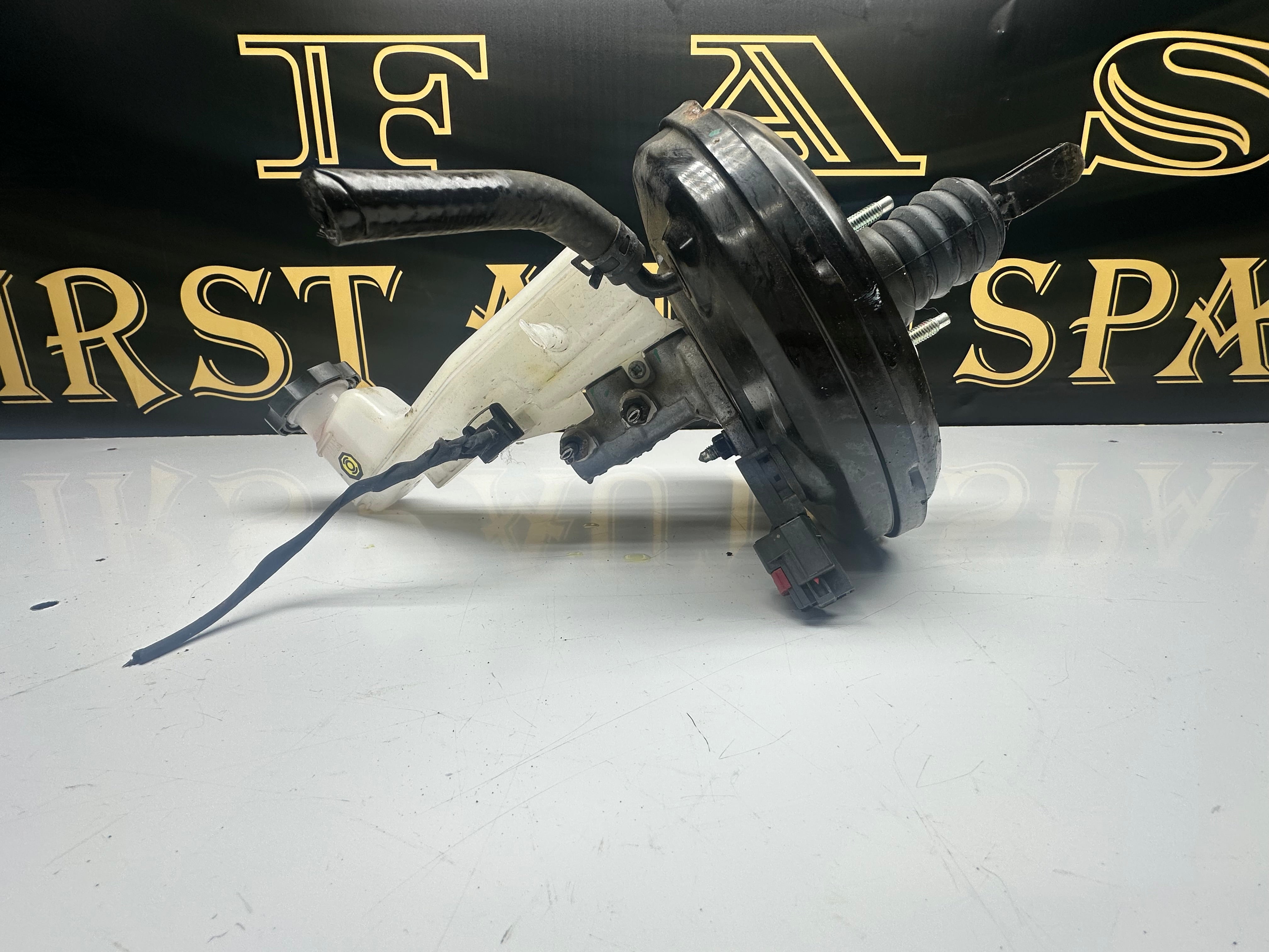 Hyundai i10 2016 Brake Master Cylinder with Servo (58500-B9982) (KBX30567)