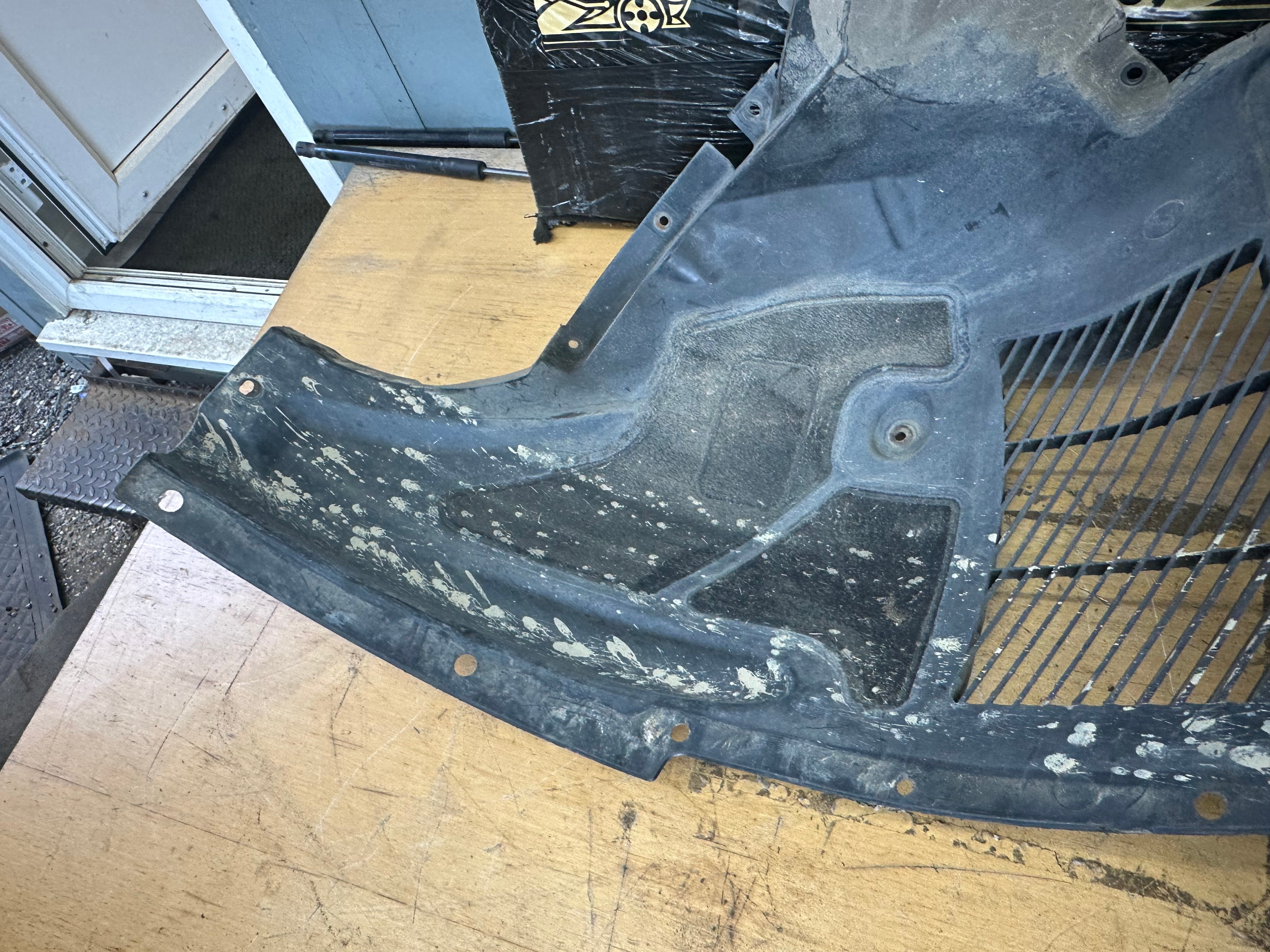 BMW X5 Driver Right Front Wheel Arch Liner Cover (51717325405) (108341-10)