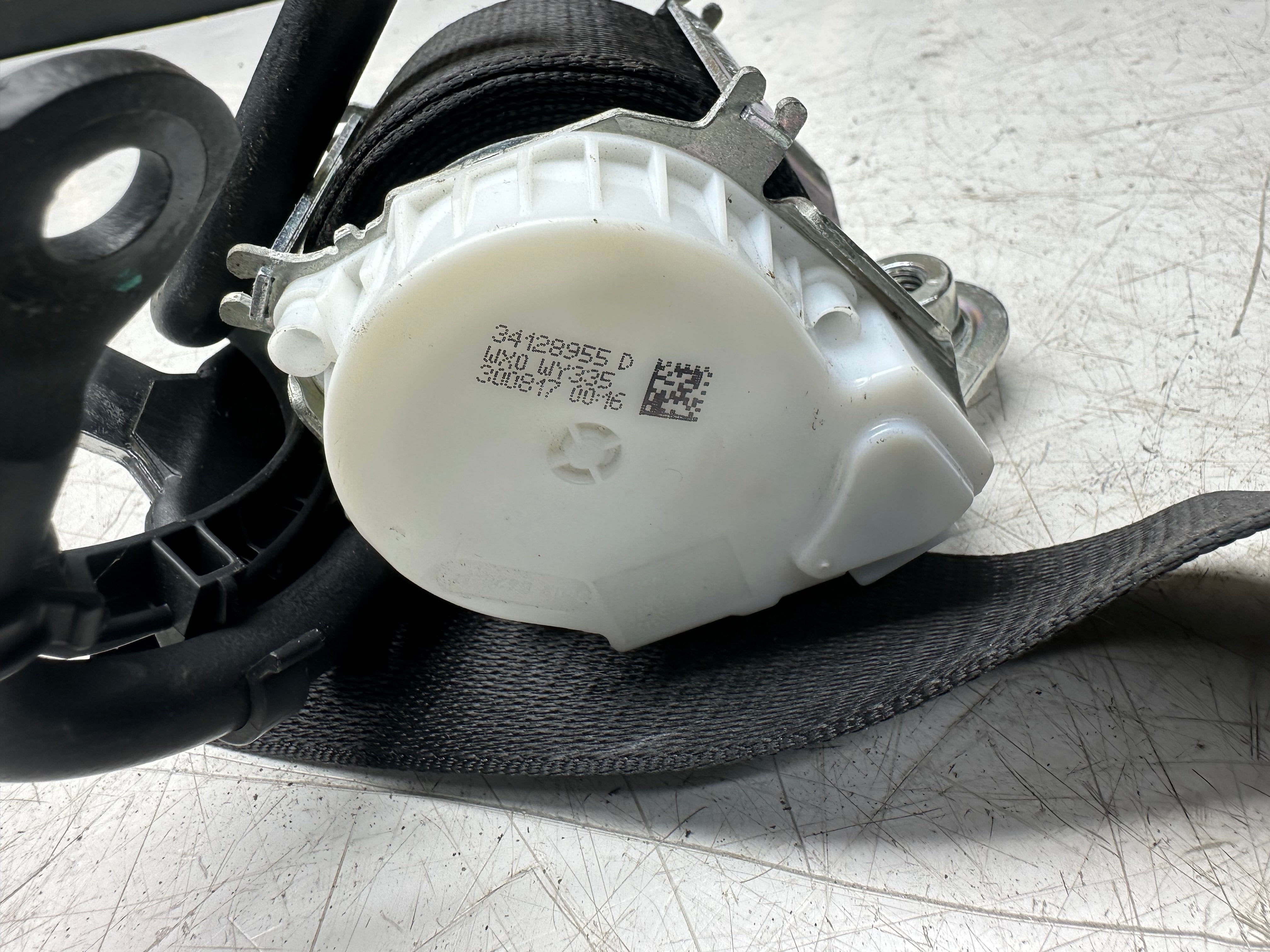 BMW i3 I01 2018-22 LCI Seat Belt Driver Rear Right Side Black (34128955D)