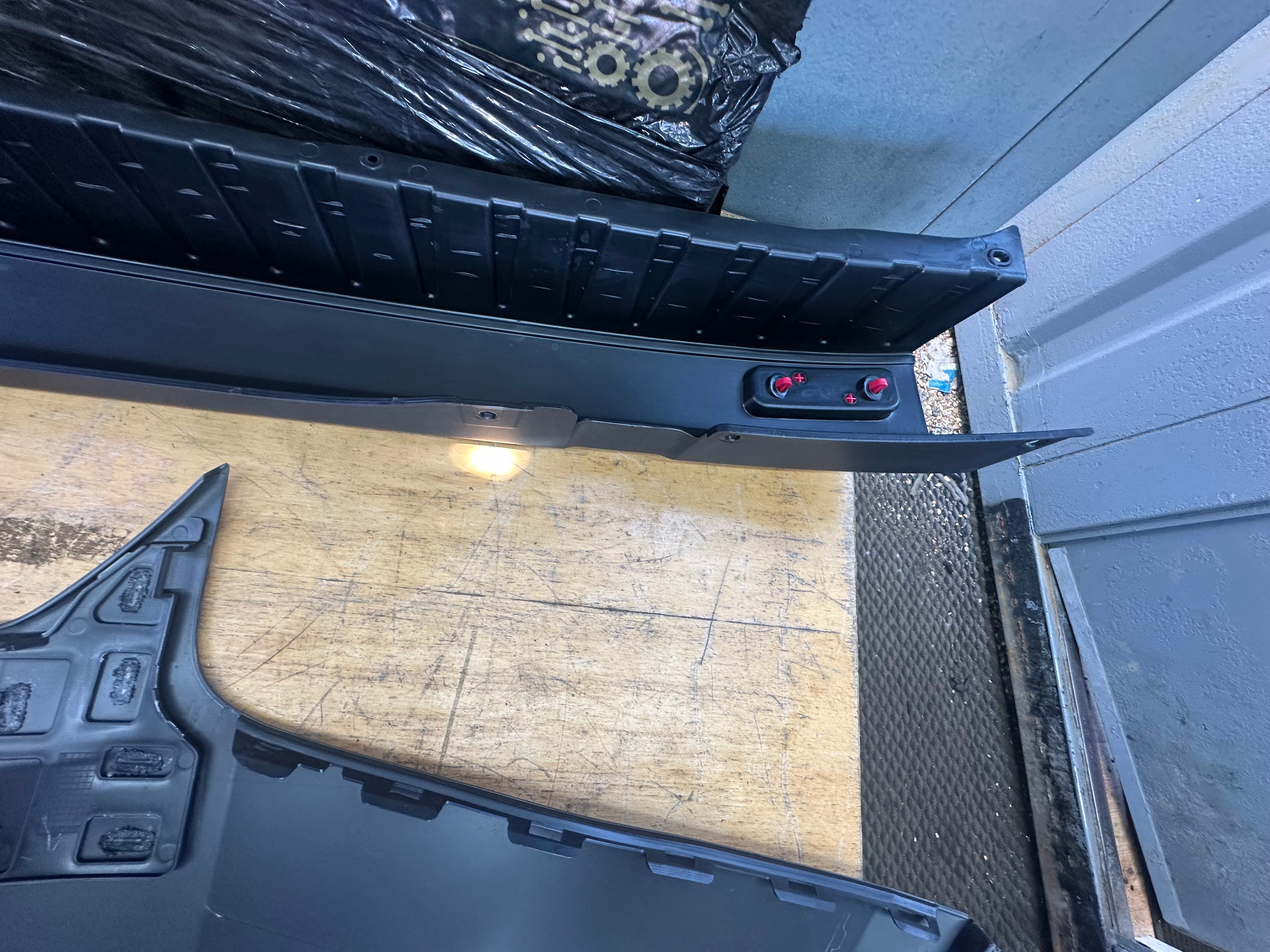 Ford Transit Custom 2014–2023 Rear Complete Bumper (In 3 Pieces)