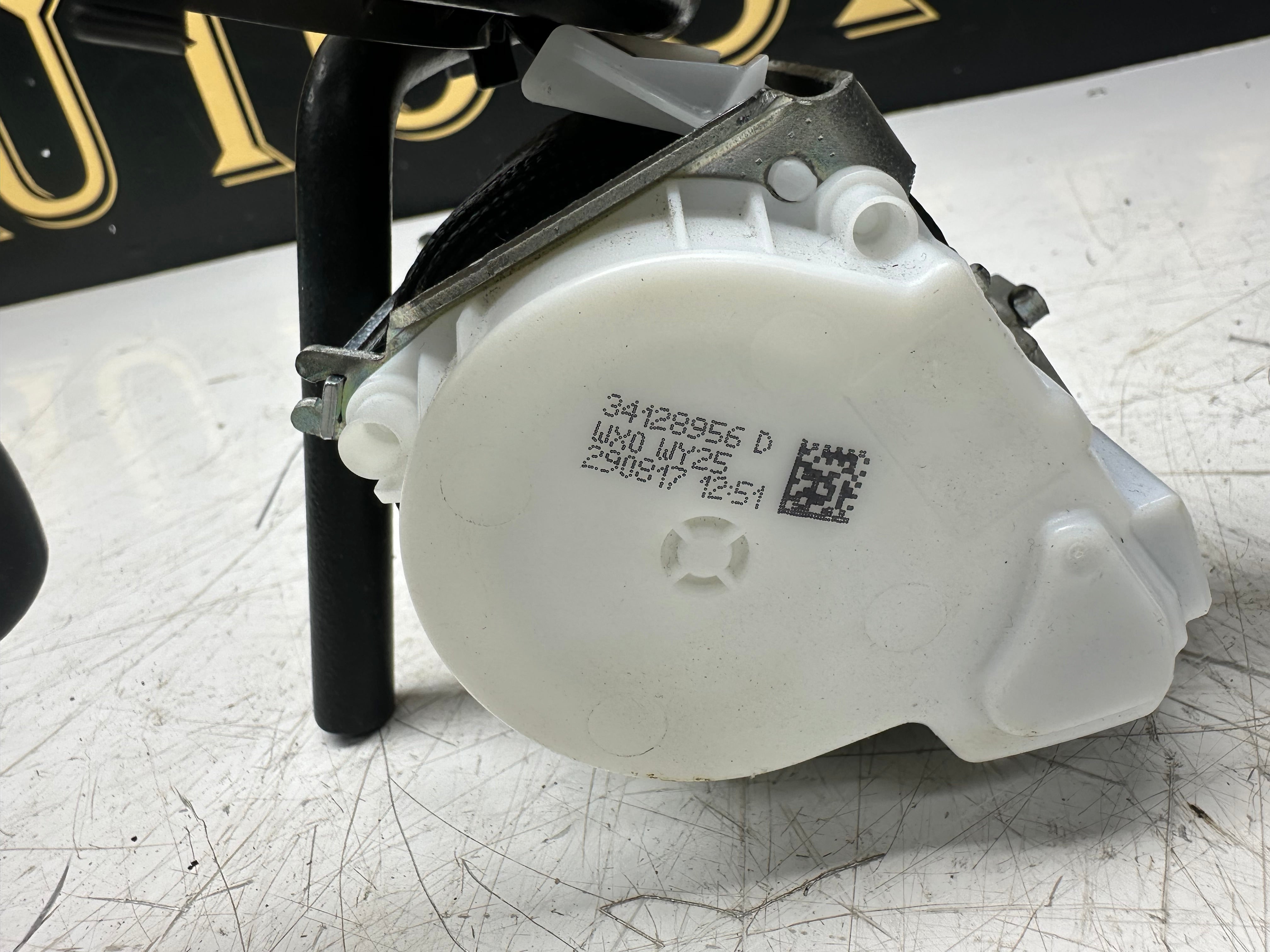 BMW i3 I01 2018-22 LCI Seat Belt - Passenger Rear Left Side (34128956D)