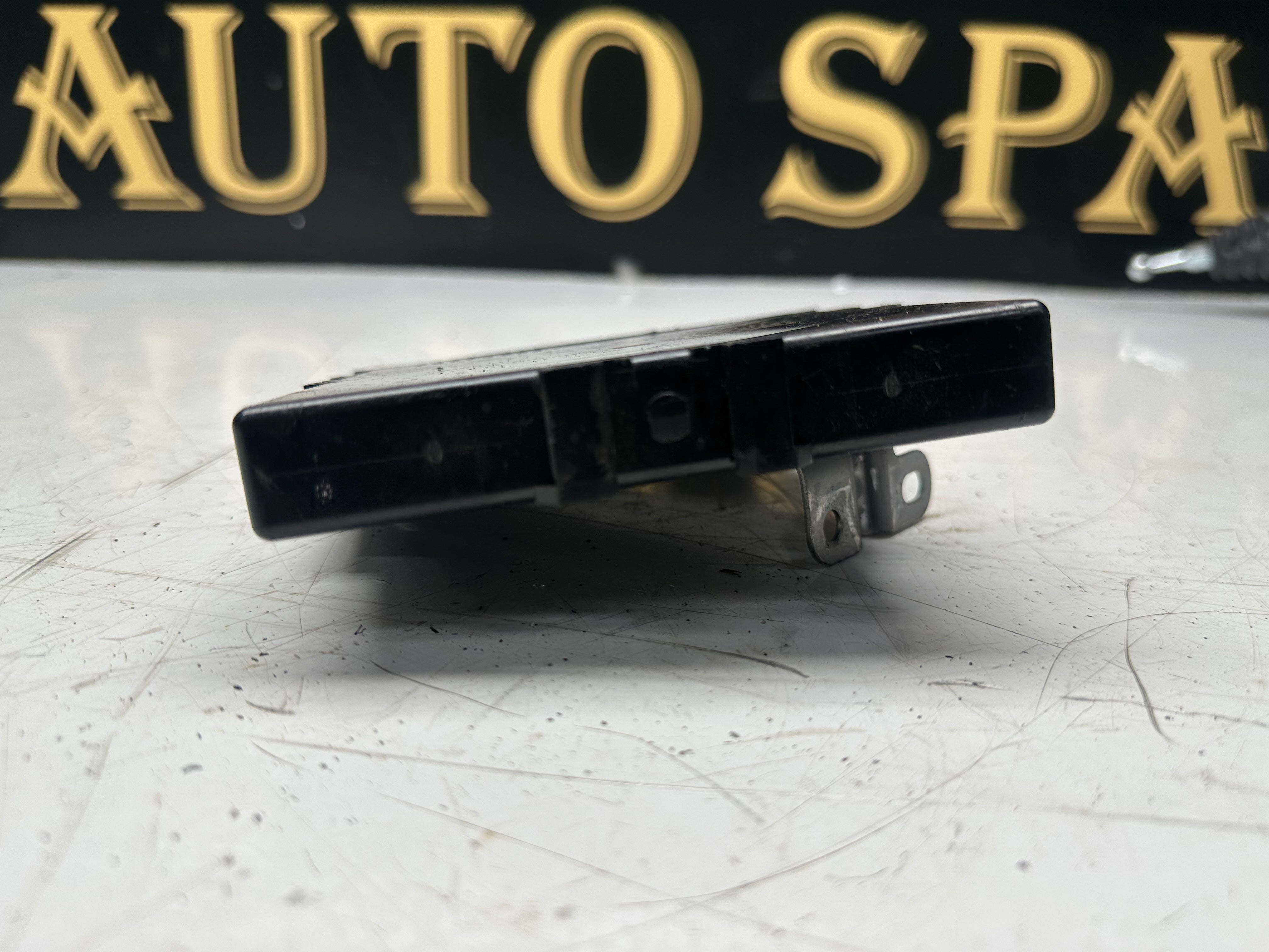 Toyota C-HR 2016–2023 Smart Key Keyless Go ECU Module (89990-F4040)