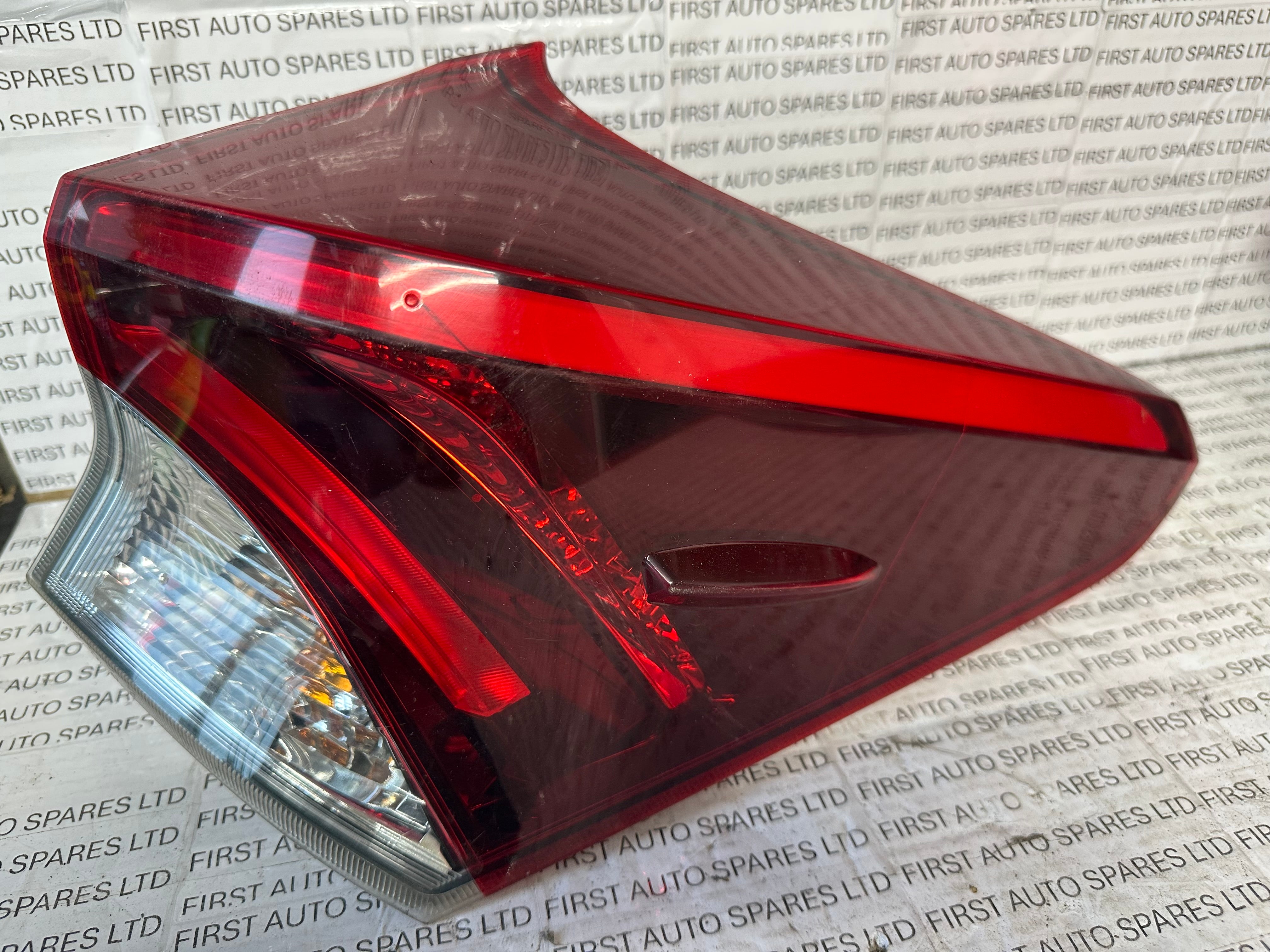 Toyota Auris 2015 Right Rear Tail Light