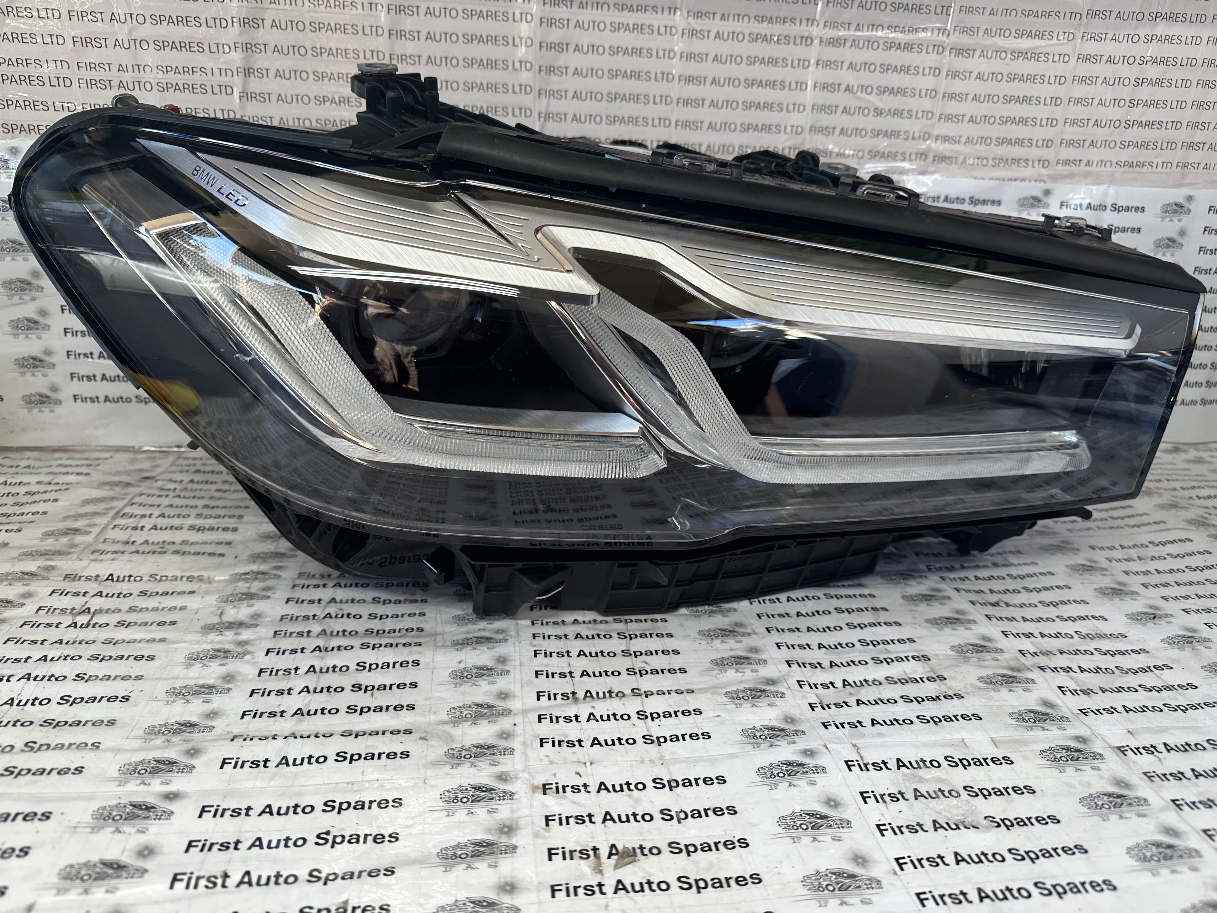 BMW 5 Series G38 G30 LED Right Headlight (9479274-10)