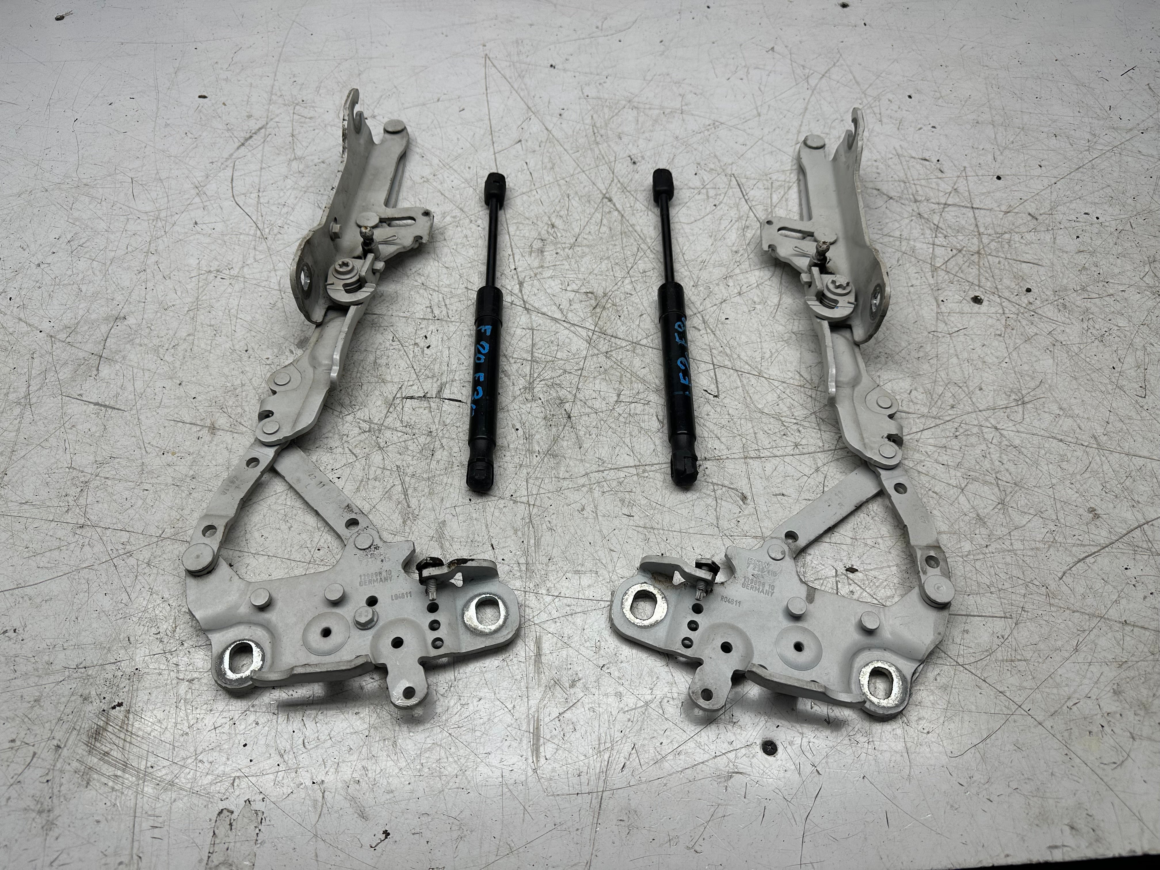 BMW 1 / 3 Series F20 F30 Pair Bonnet Hinges R&L (7239415) (7239416)