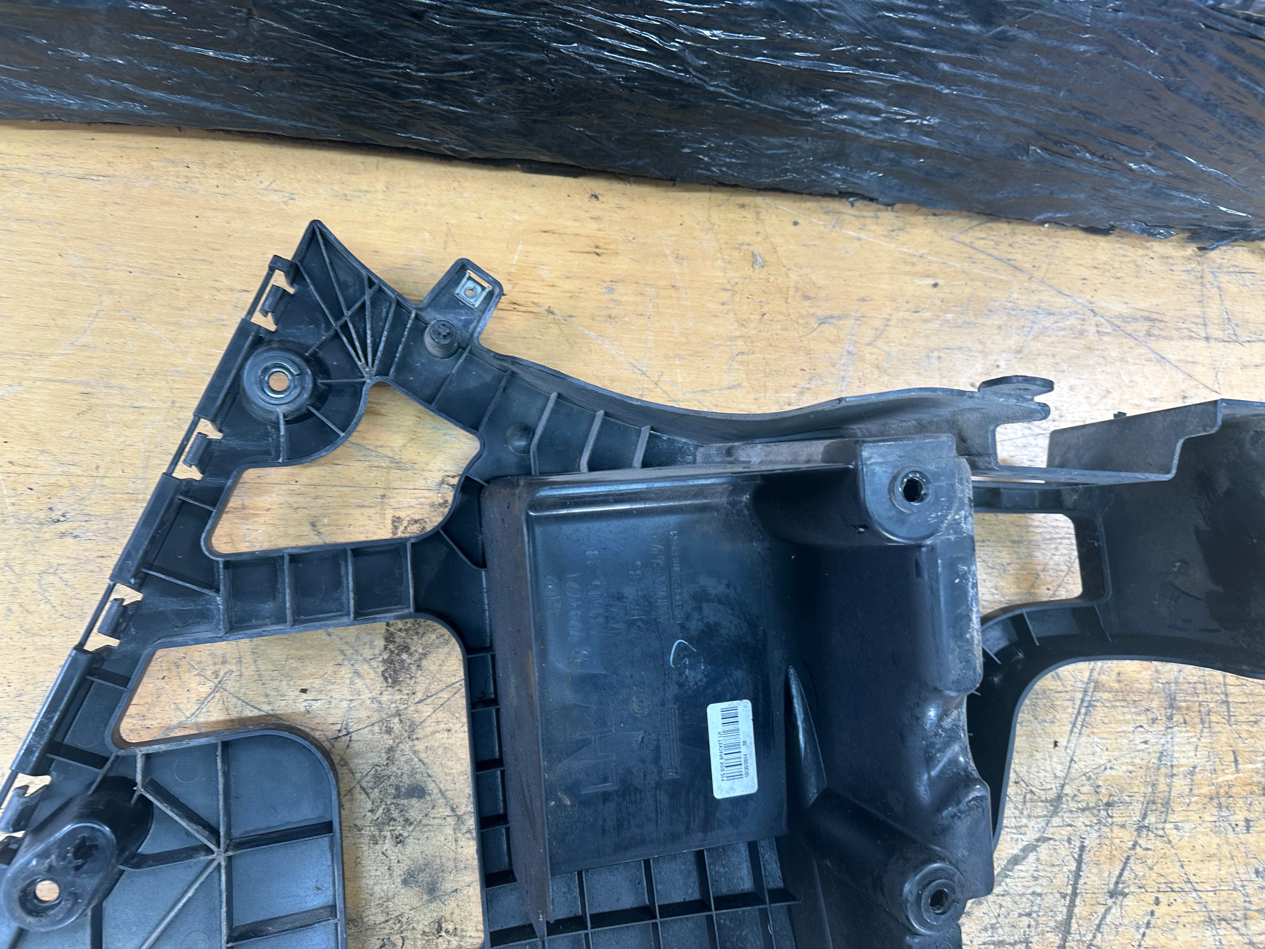 BMW X5 Series F15 Rear Bumper Bracket Left Side LH (7294721)