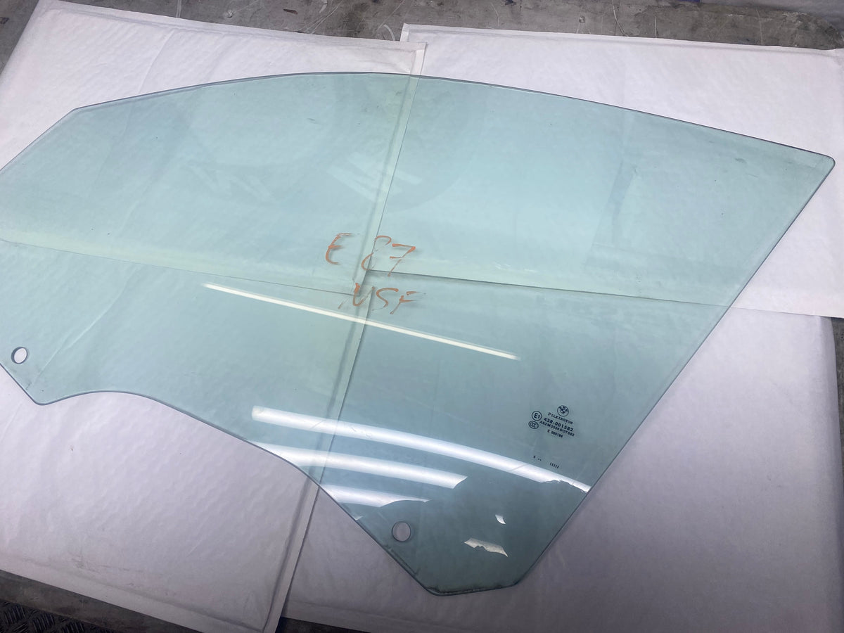 BMW E87 Front Passenger Side Window Glass – 2004–2011