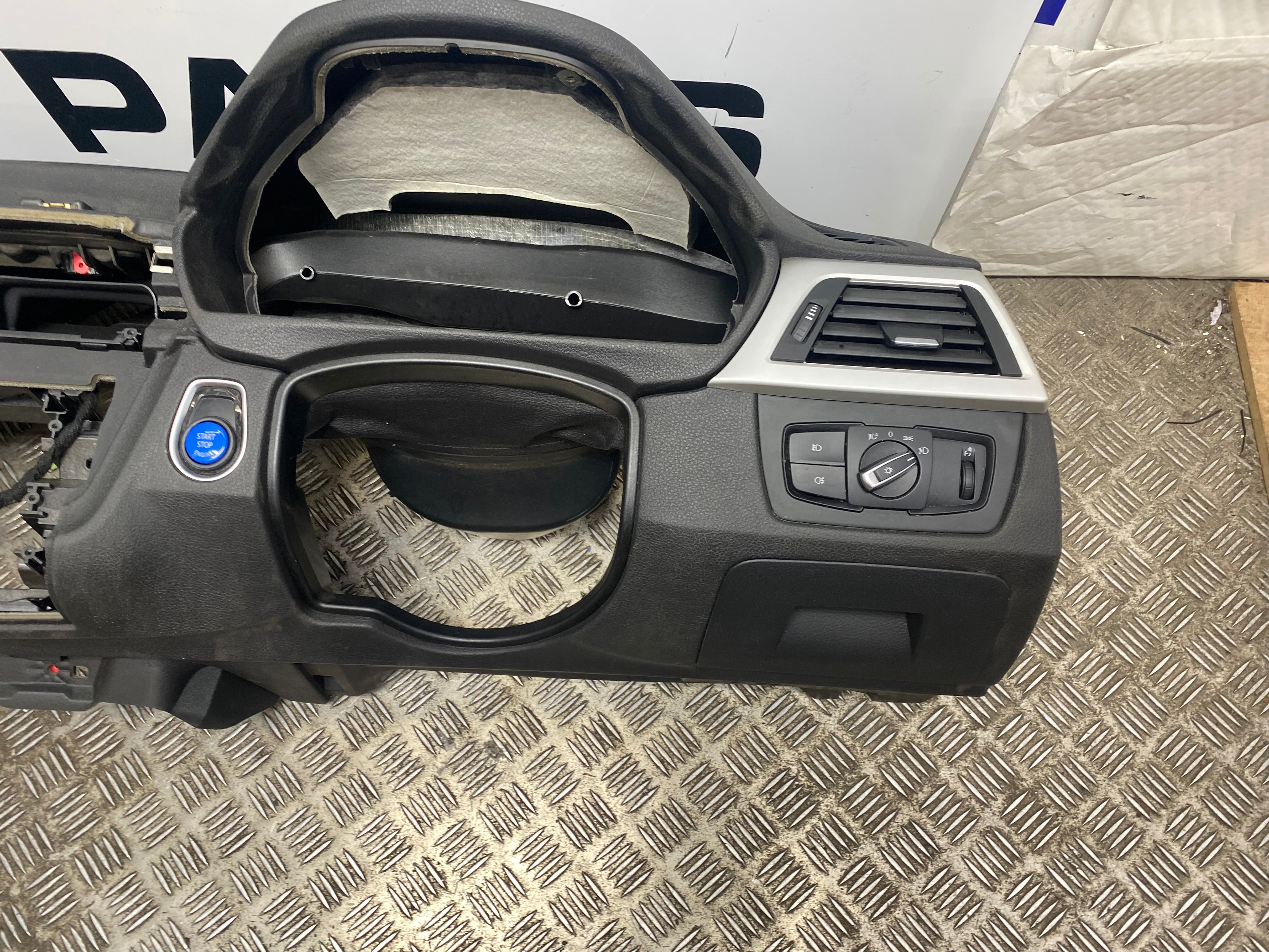 BMW 3 Series F30 Harman Kardon Complete Dashboard – 2012–2019