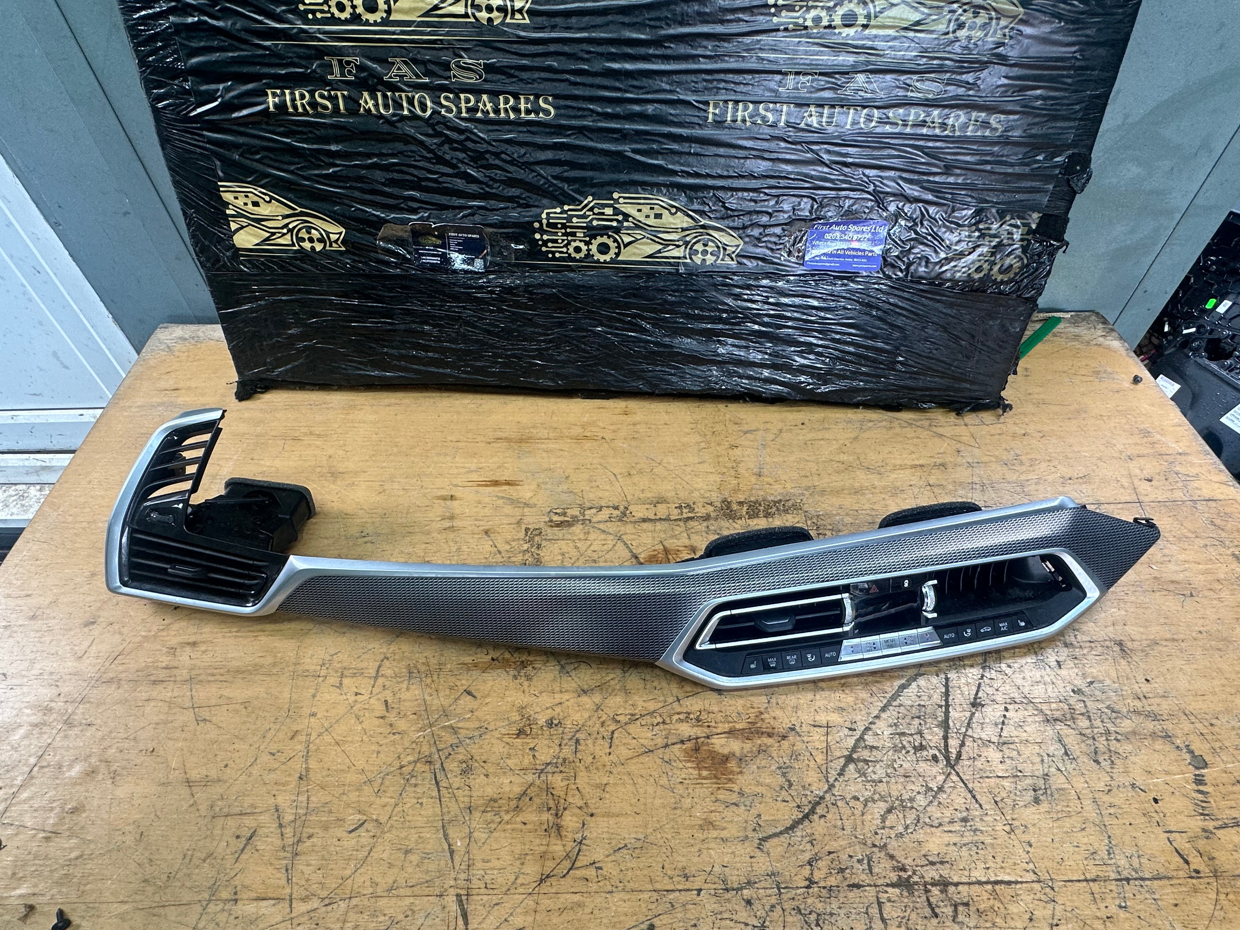 BMW X5 G05 Dashboard Centre Trim & Air Vents (8073203) (9458527)