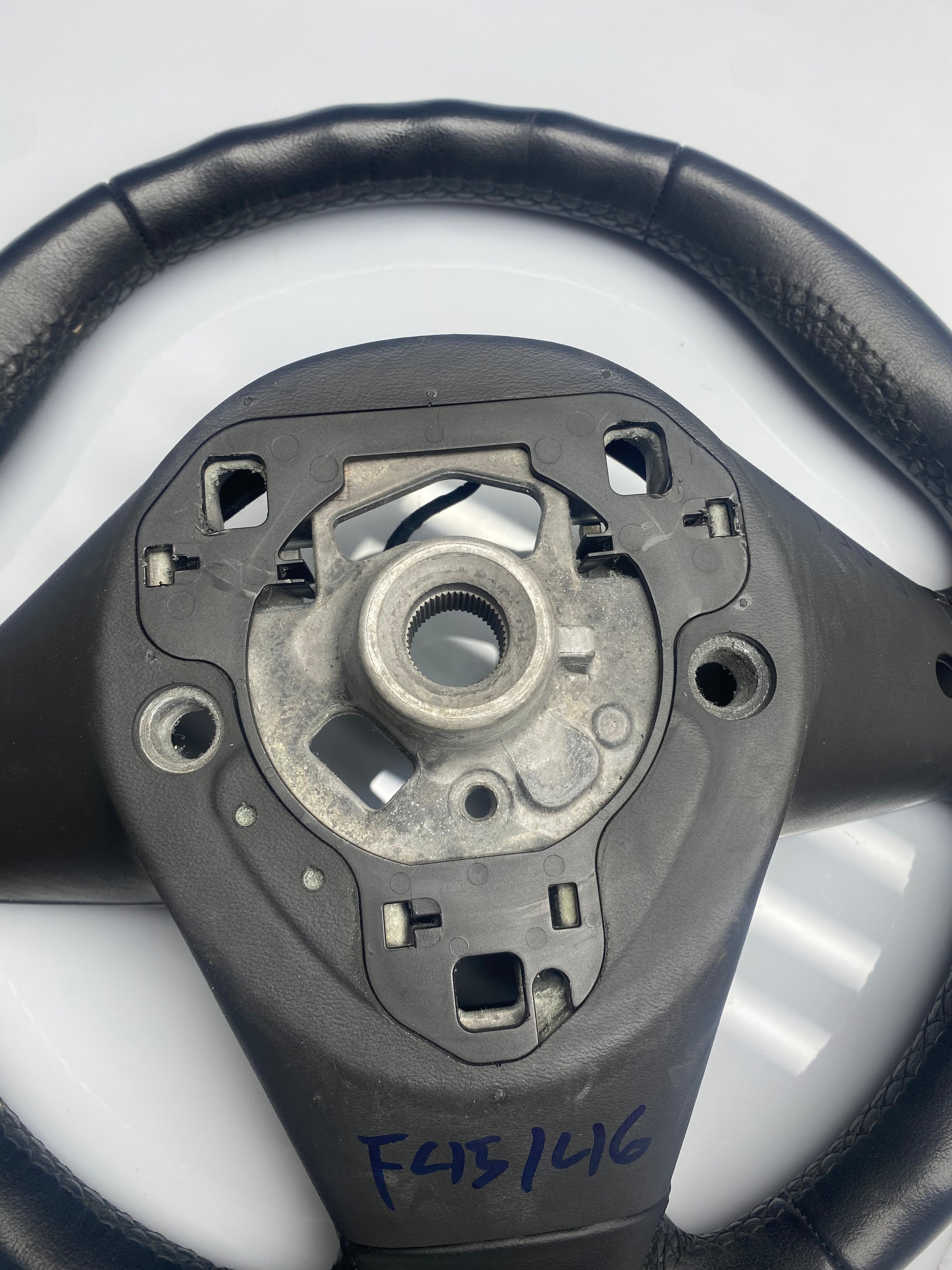 BMW X1 F48 Multifunction Steering Wheel – 2015–2022 (308626499AWX-AD)
