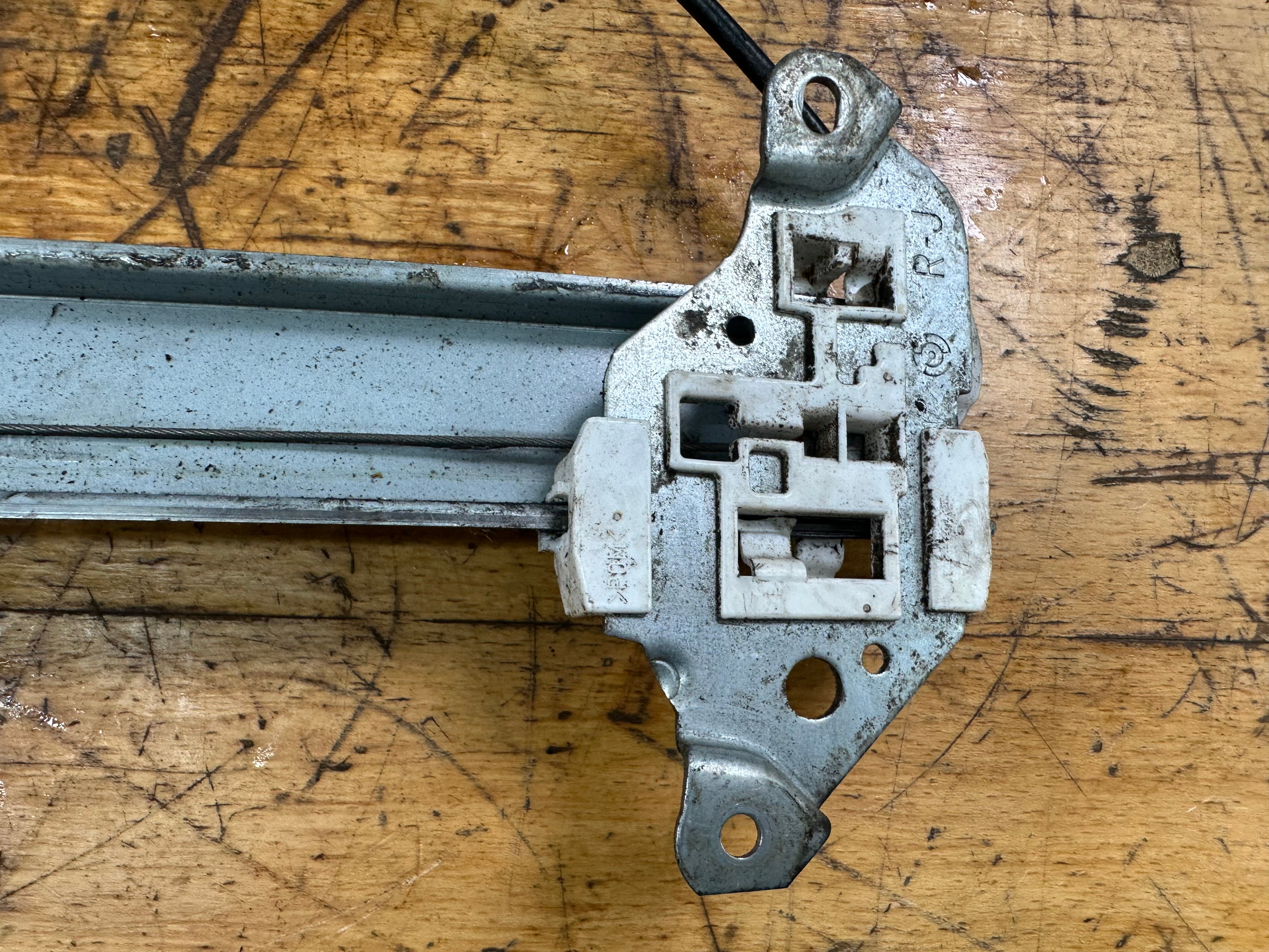 Nissan Juke 2010-2014 Right Front O/S/F Window Regulator (80730JX00B) (WR07-141)