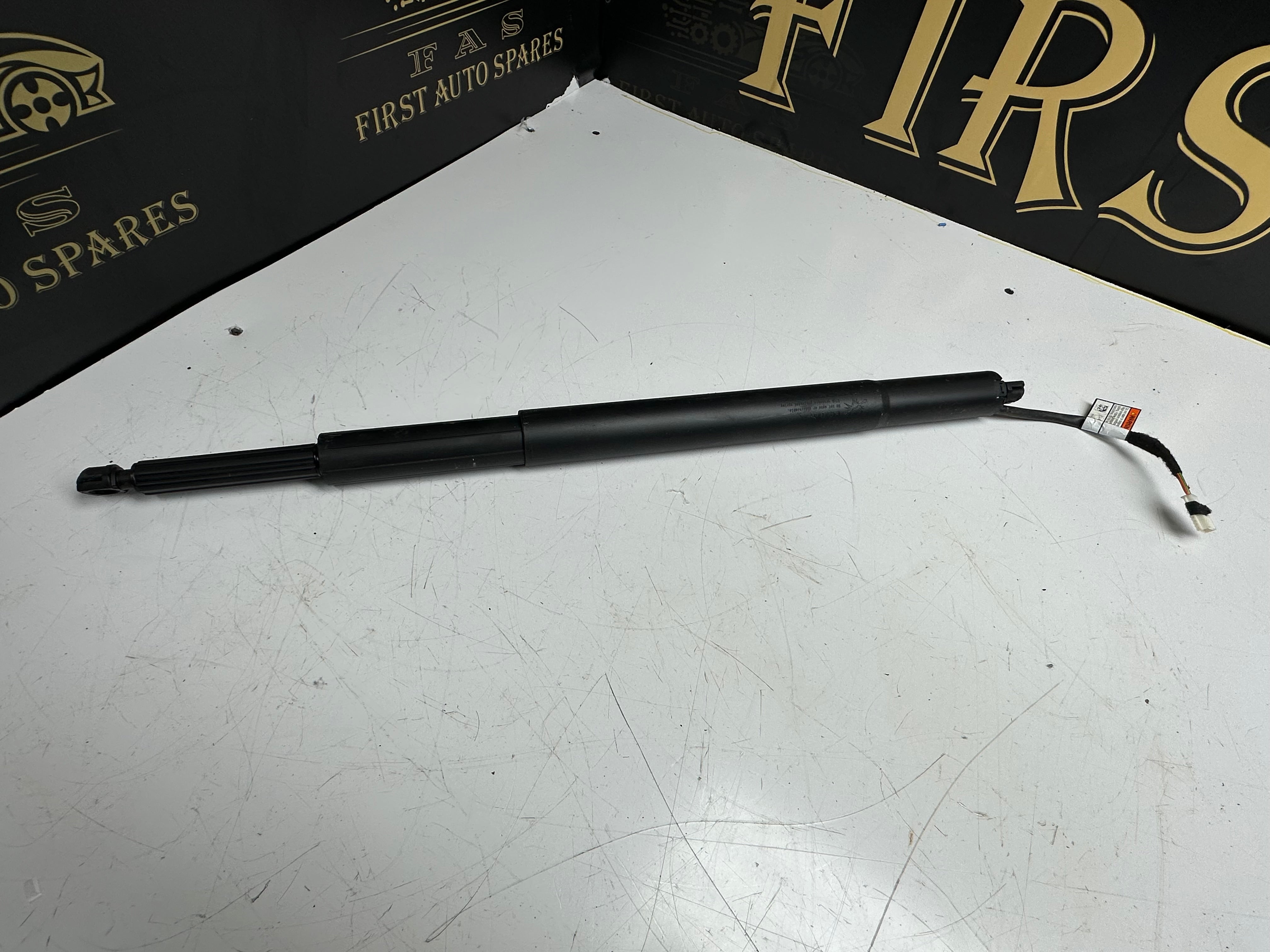 BMW 3 Series G20 G21 G28 R/L Tailgate Gas Strut (7453413-10) (C86009-106)