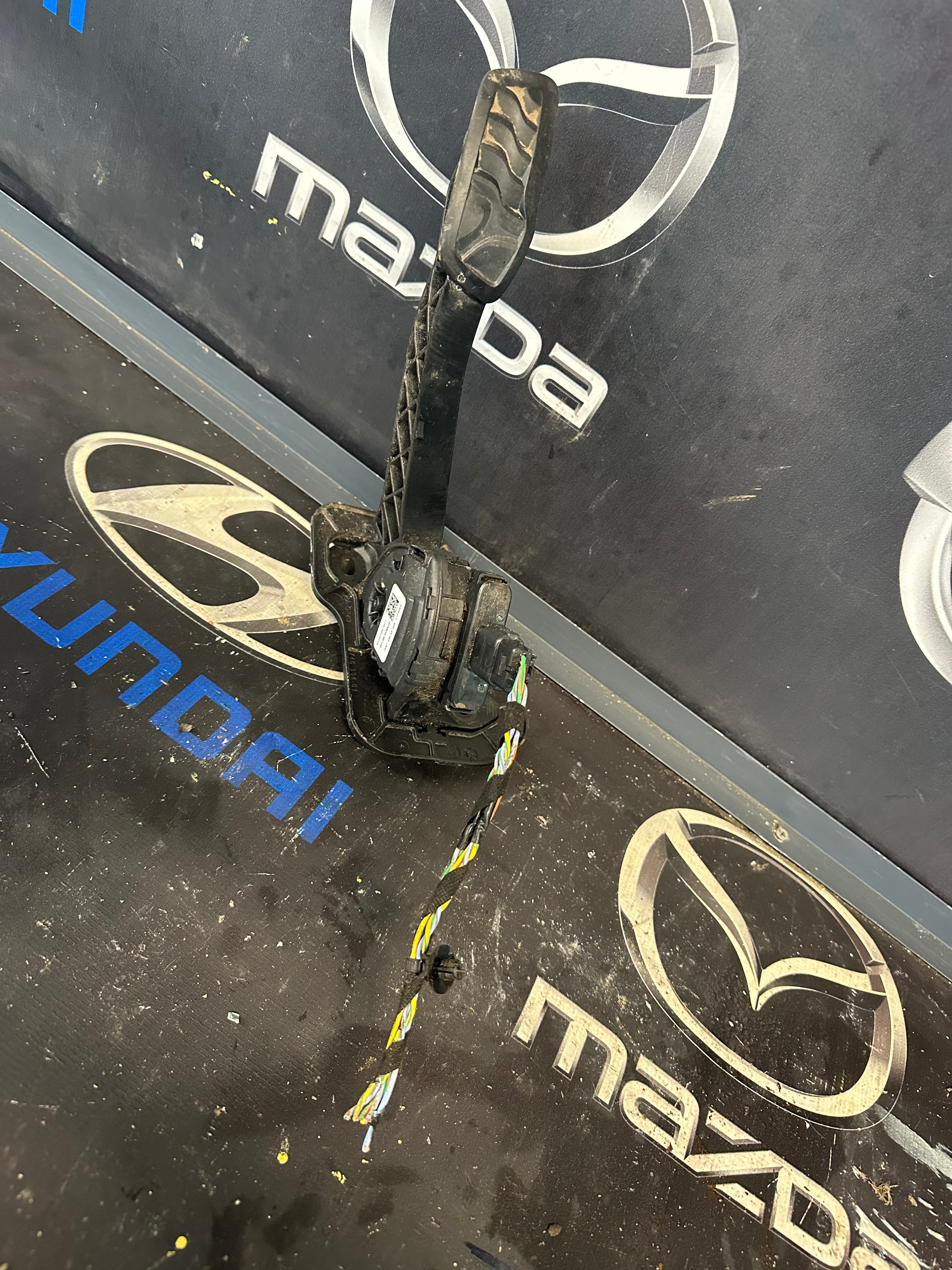 Ford Transit MK4 Accelerator Pedal (BK21-9F836-AE)