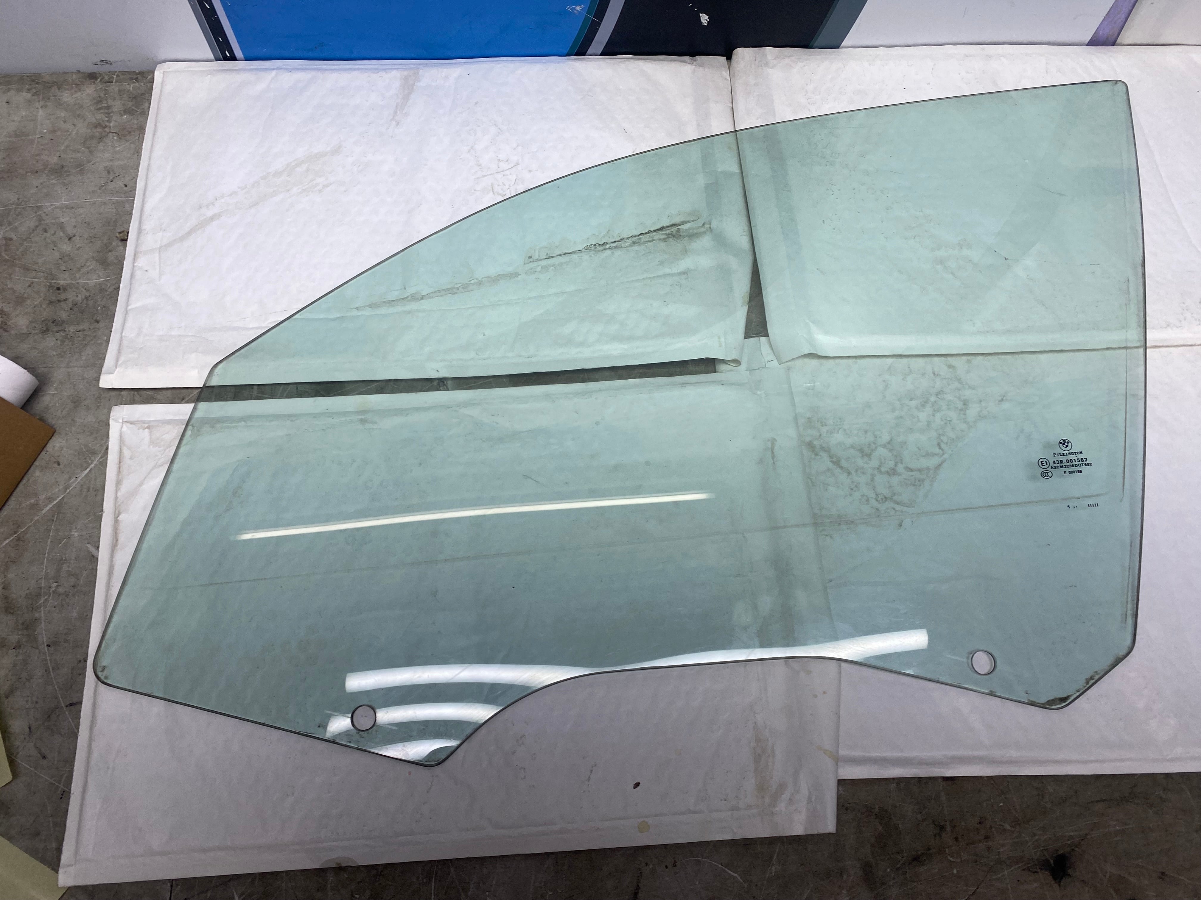 BMW 1 Series E87 Front Passenger Side Window Glass 2004–2011
