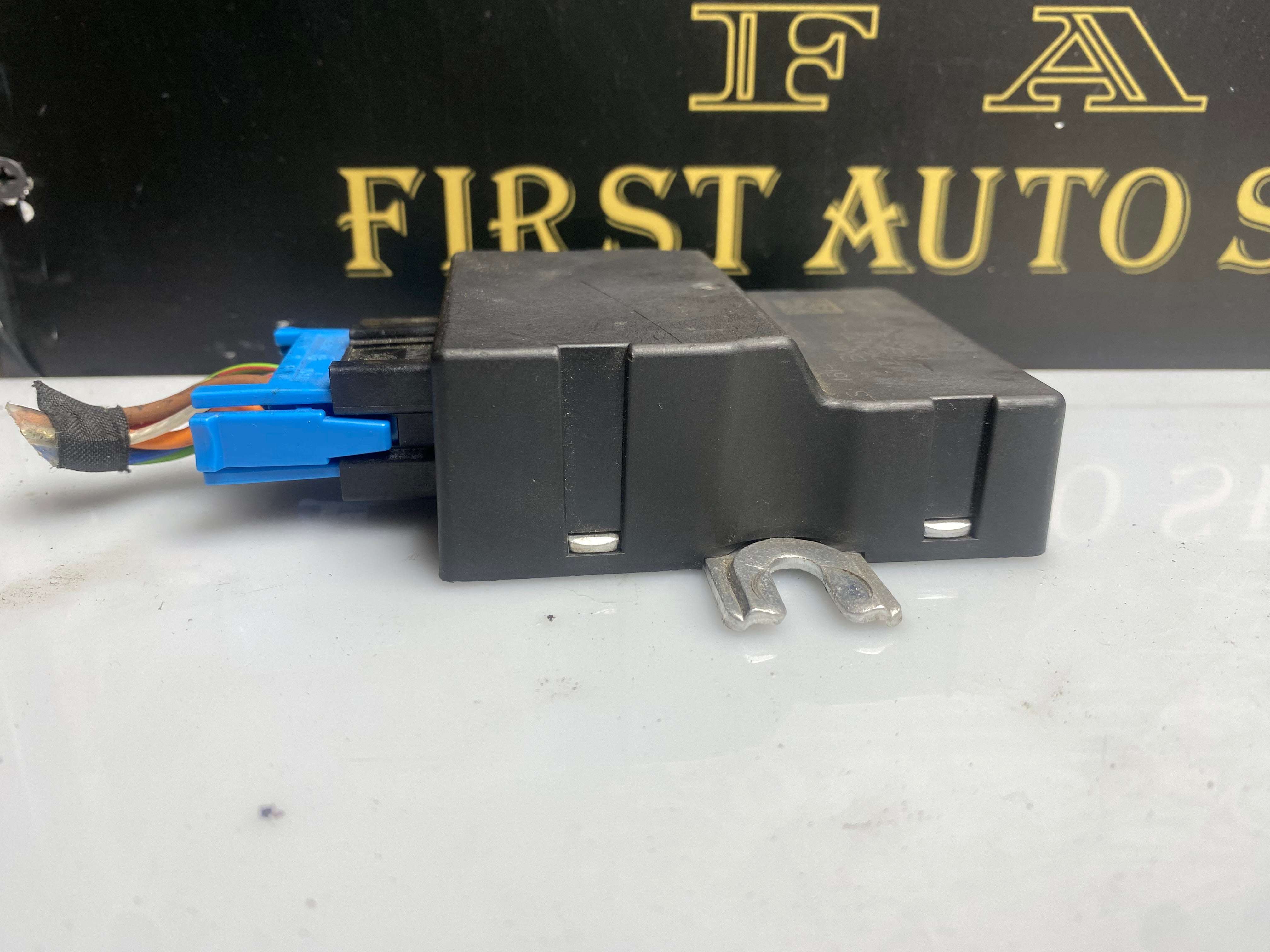 BMW 3 Series F30 / F31 / F35 Fuel Pump Control Module – 2012–2019 (2227172)