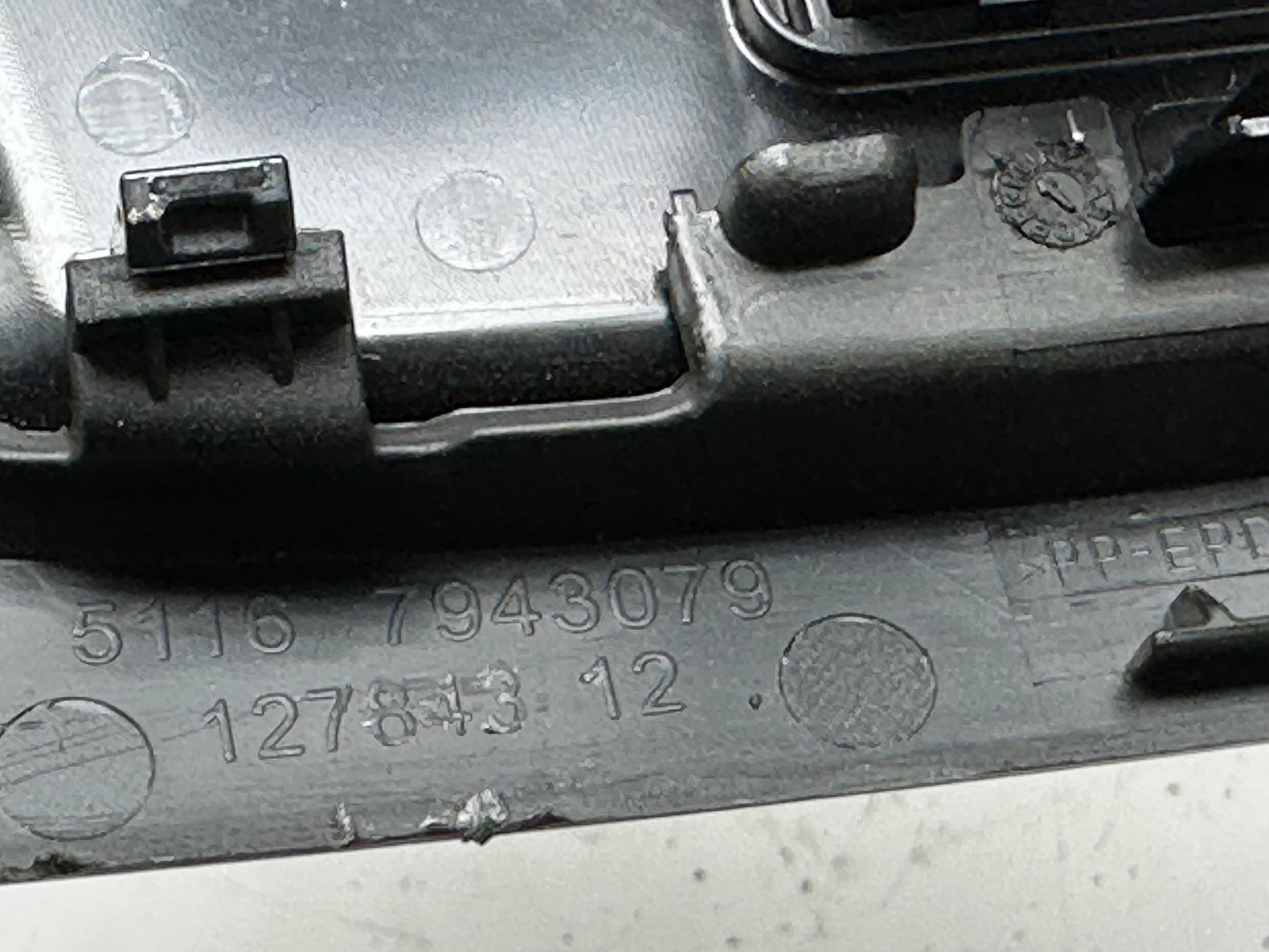 BMW i4 G26 eDrive40 Center Console Air Vent (5A3BBF4-02) (5A3B8E1) (5A84160) (6806816) (106060074C) (5116 7943079) (12784312)