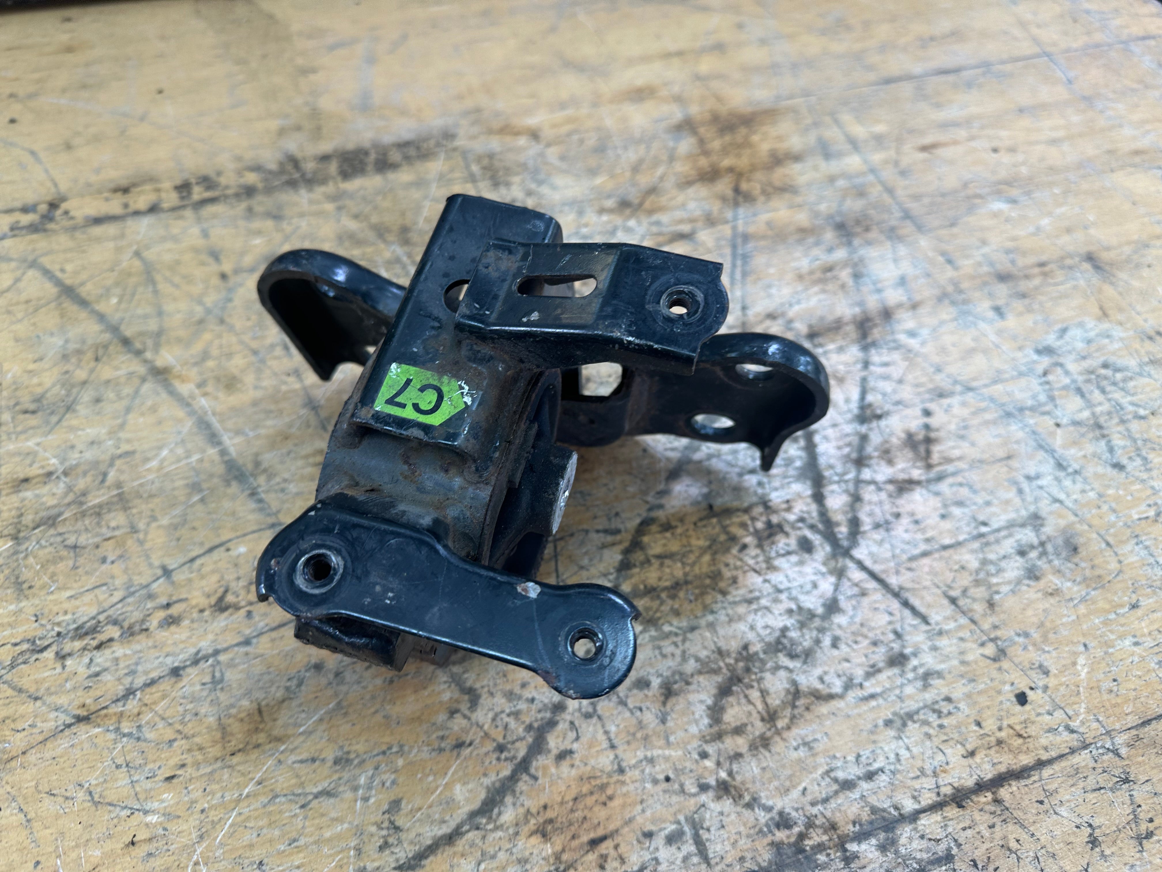 Toyota Auris E180 2007-2015 Mount Bracket