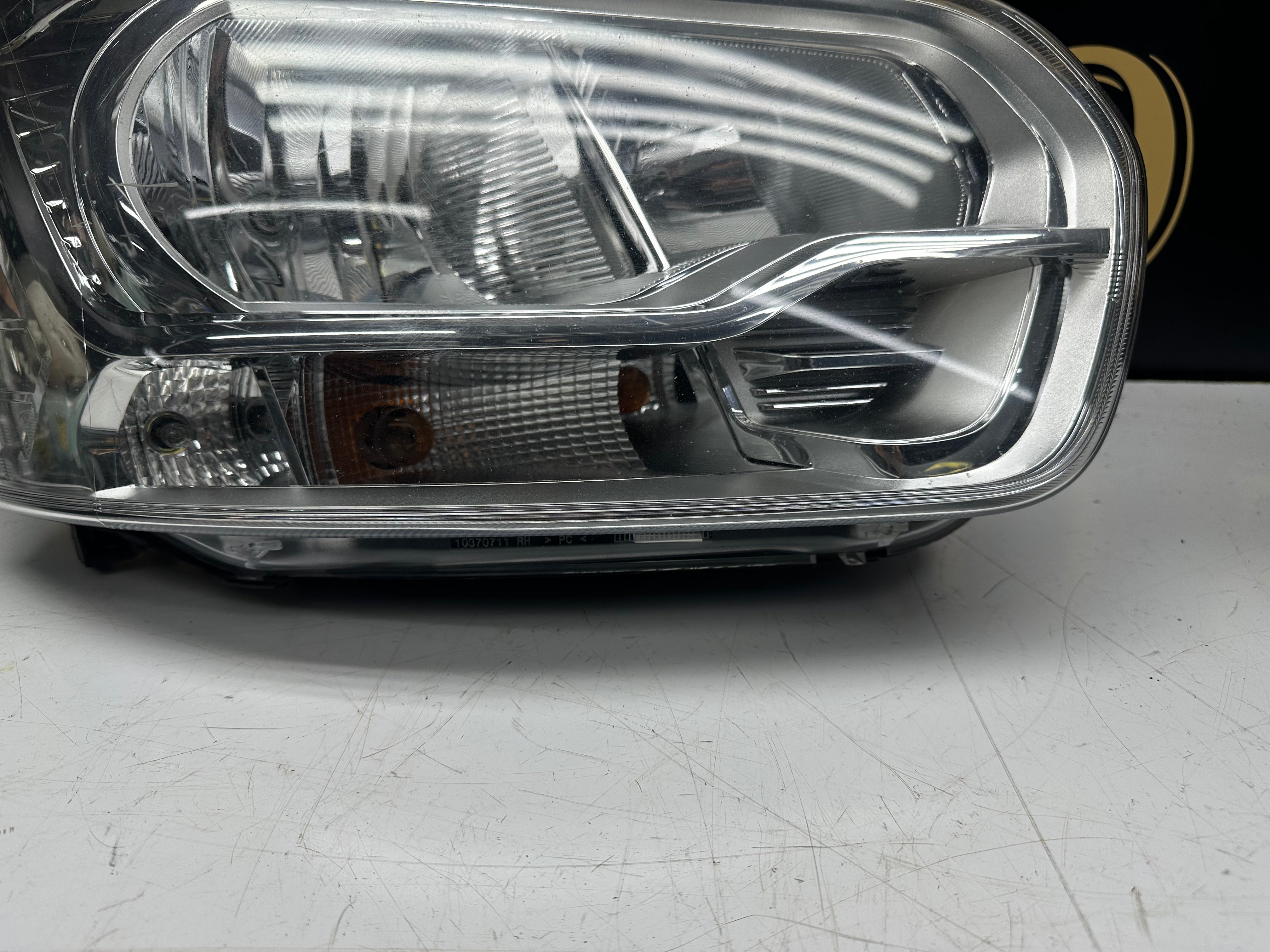 Ford Transit Mk8 Right Headlight Headlamp Light 14–20 (BK31-13W029-AF)