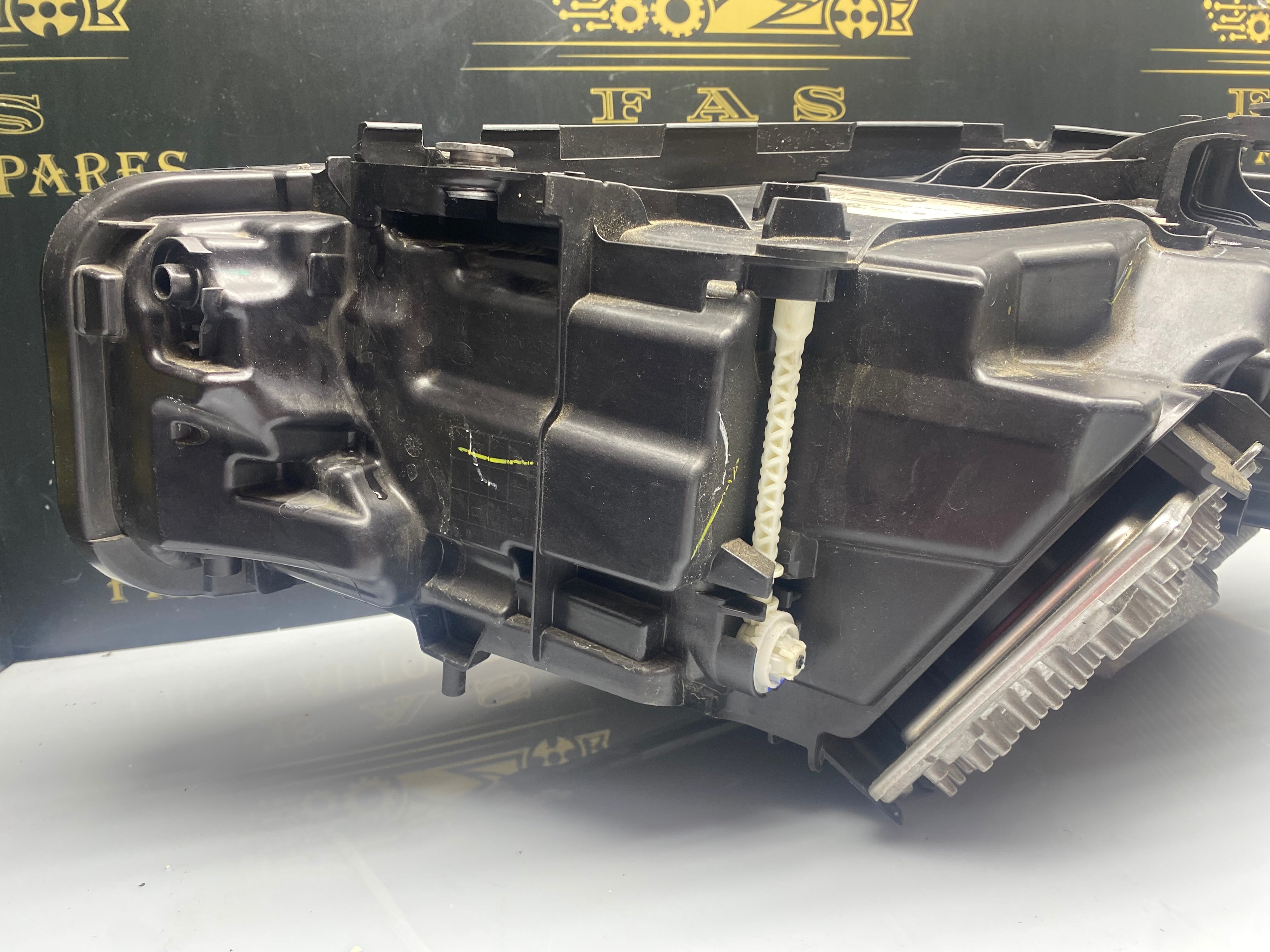 BMW 3 Series G20 LCI LED Right Headlight 2022–Present (7886662-05)