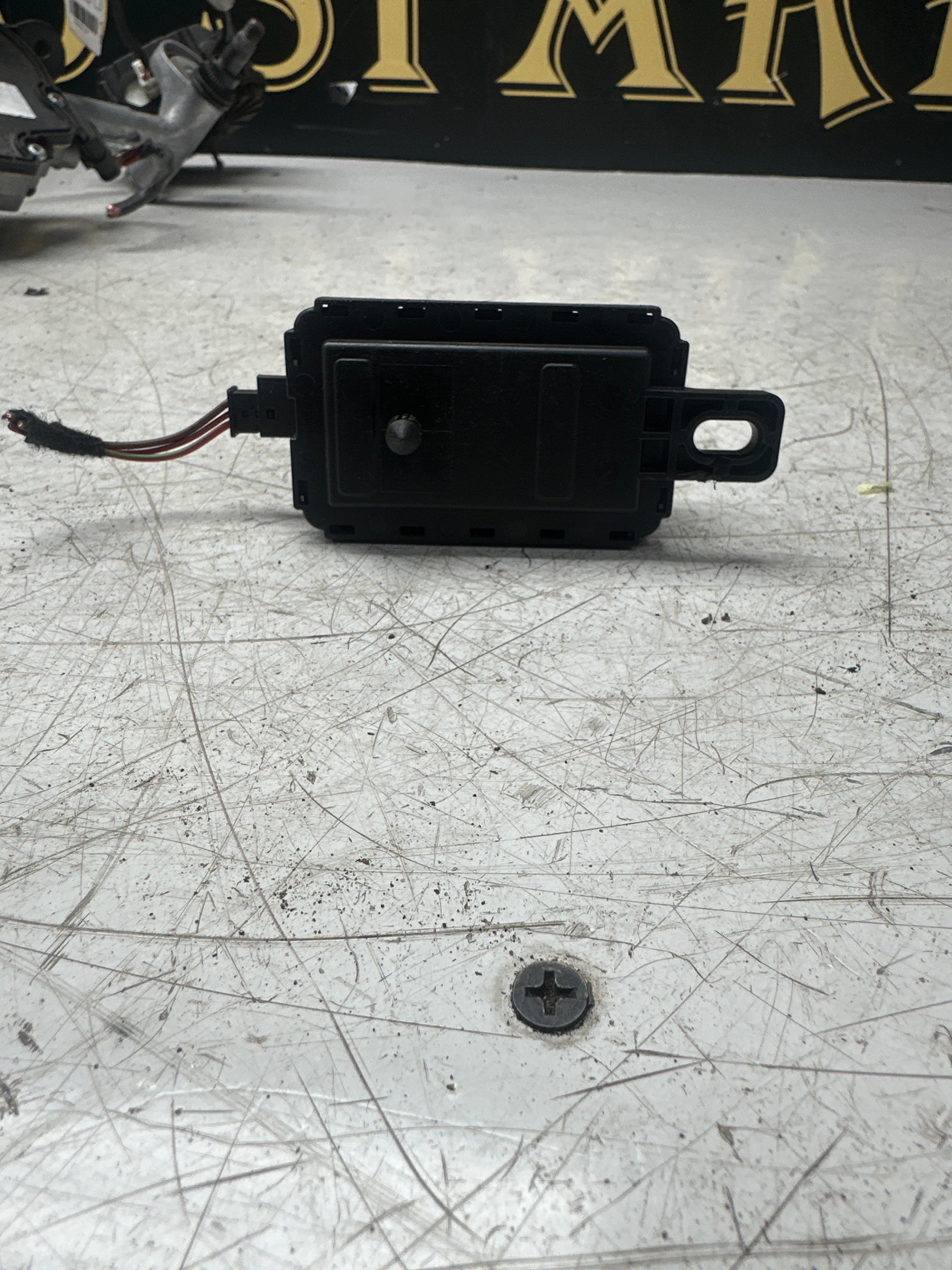BMW X5 F15 FBD-3 Receiver Radio Remote Control Module 8706502-01 2013–2018