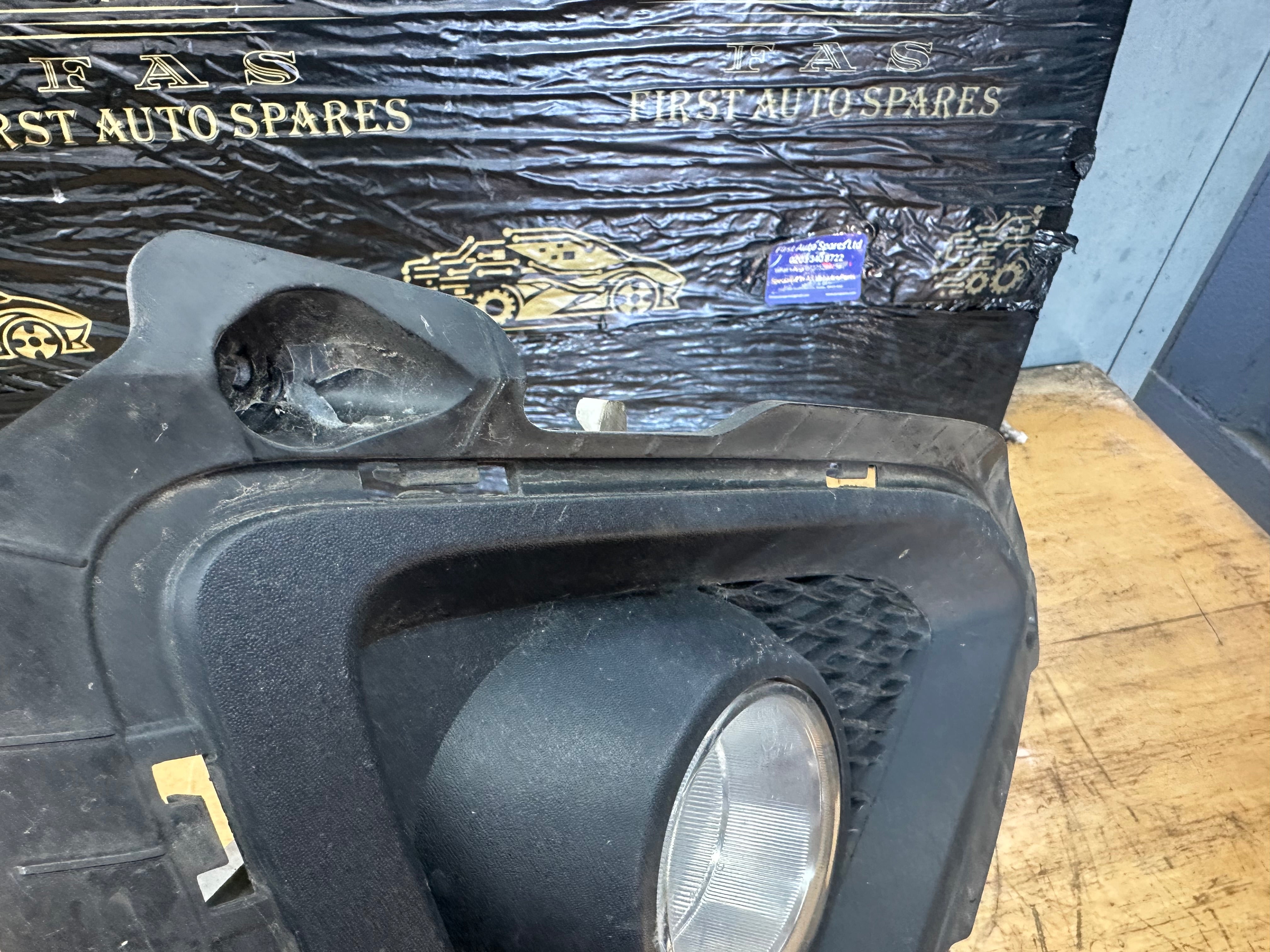 Hyundai i10 2014 Left Passenger Front Fog Light & Surround Trim (92201-B9000)