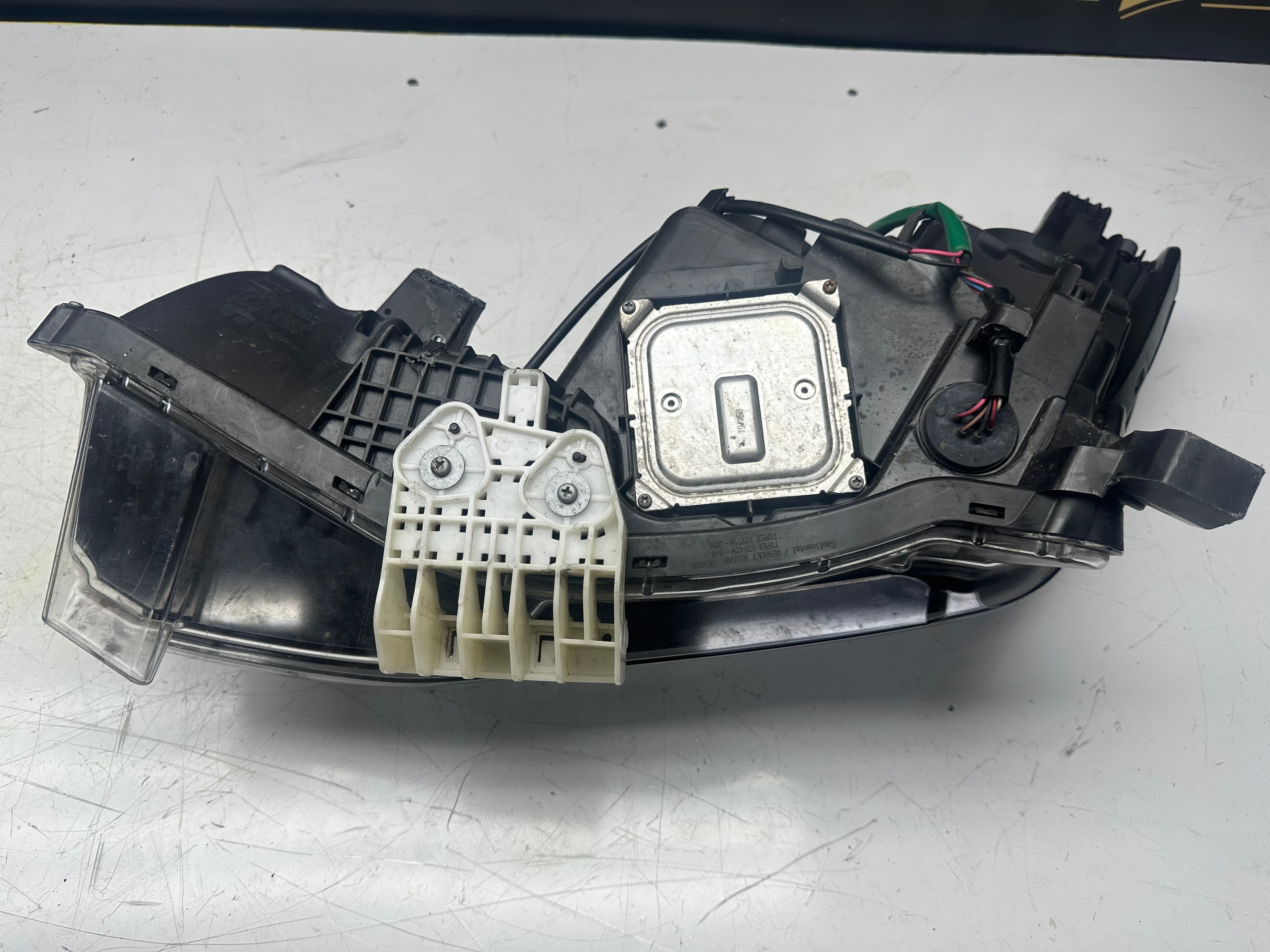 Nissan Leaf MK2 2018 Right Headlight (26010 5SJ5A)