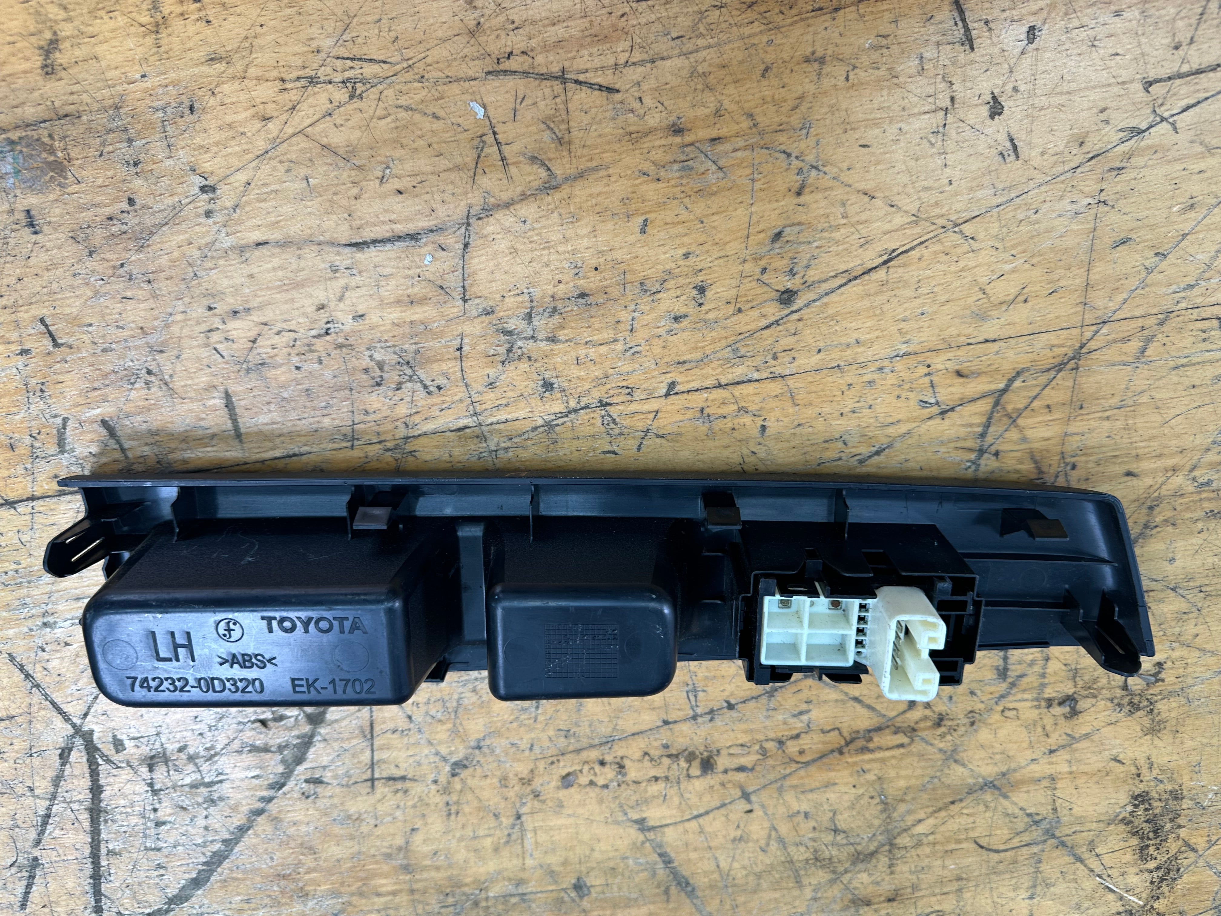 Toyota Yaris 2013 Left Passenger Window Control Switch (74232-0D320)