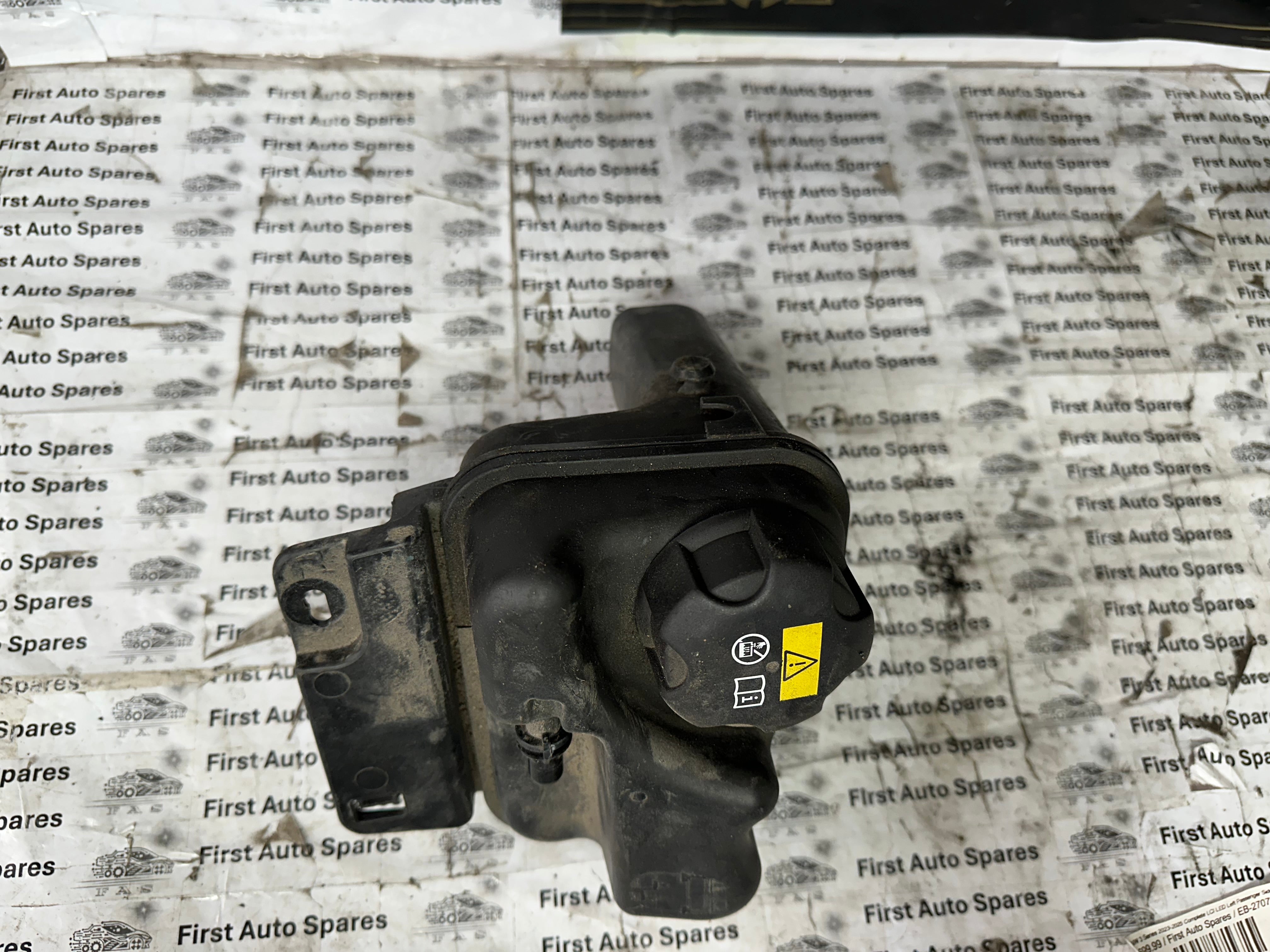 BMW F30 F31 2.0P Hybrid Expansion Bottle Tank Reservoir (8617048)
