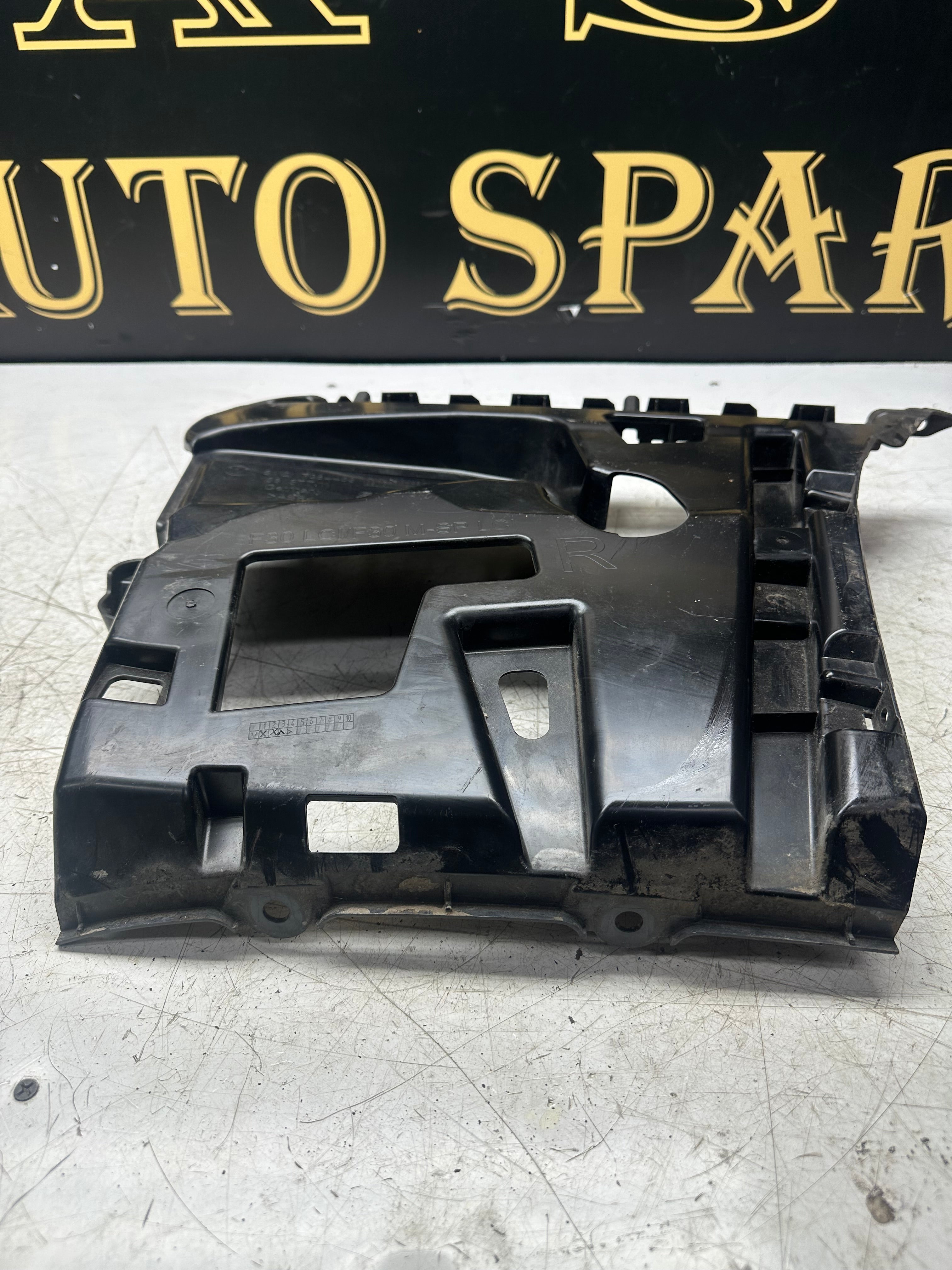 BMW 3 Series F30 Rear Right Bumper Guide (2011–2019)(51127384466)