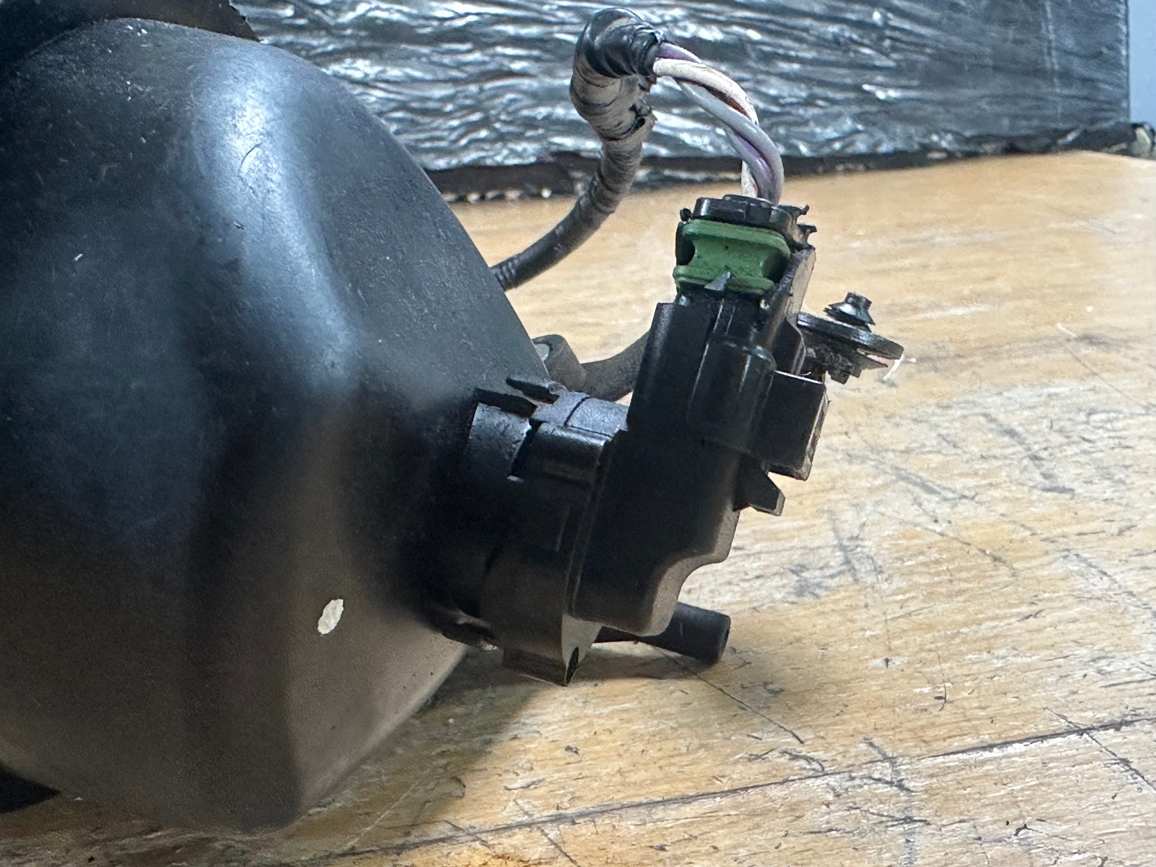 Jaguar Land Rover 2016 Diesel Fuel Filter Blue Print (GX73-9D202-AD) (ADBP230012)