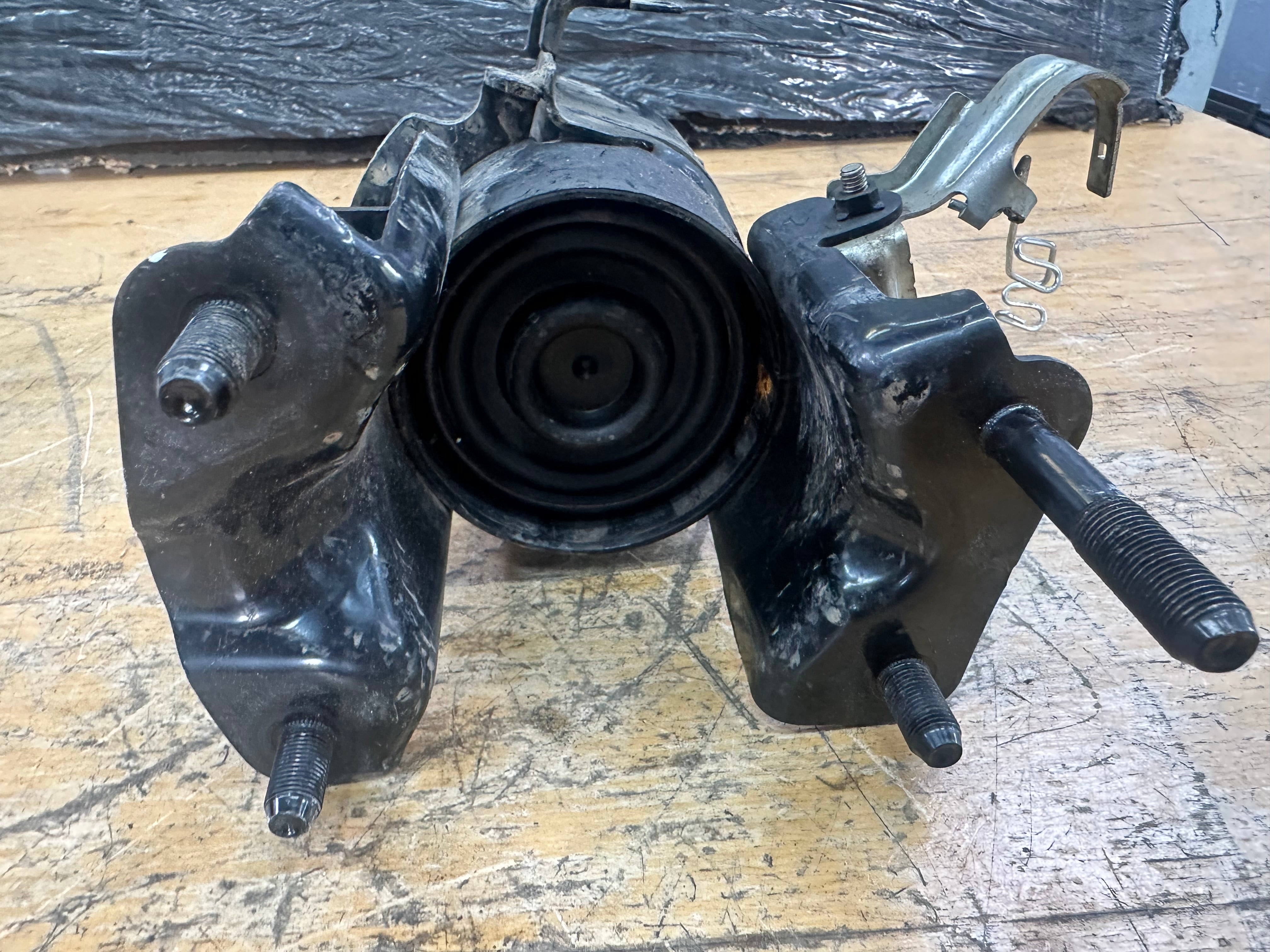 Toyota RAV4 2019-2023 MK5 Hybrid 2.5 Petrol Gearbox Mount Bracket T6 (M3041170)