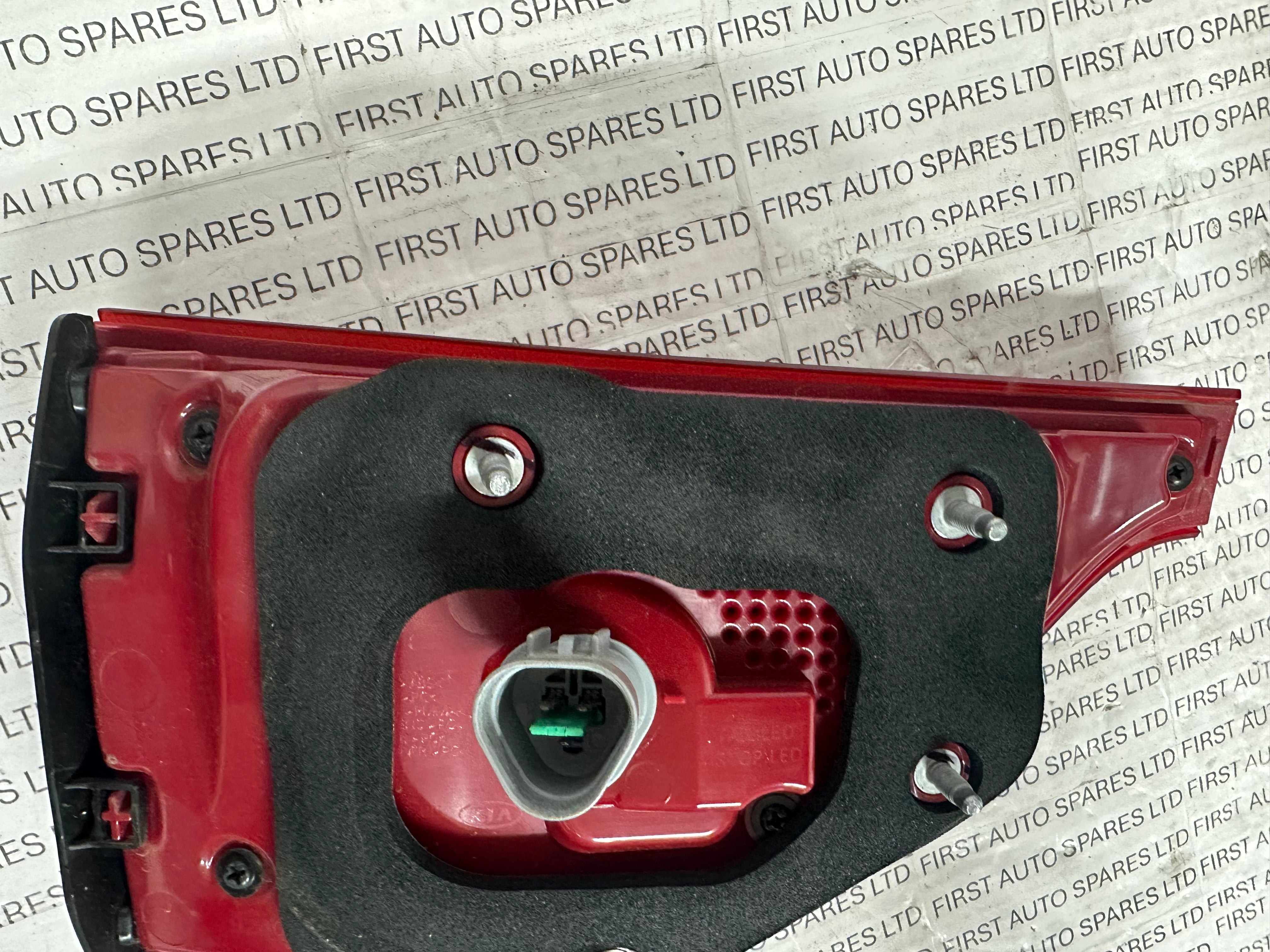 Kia Sportage GT Interior Rear Right Tail Light (92406F1601)