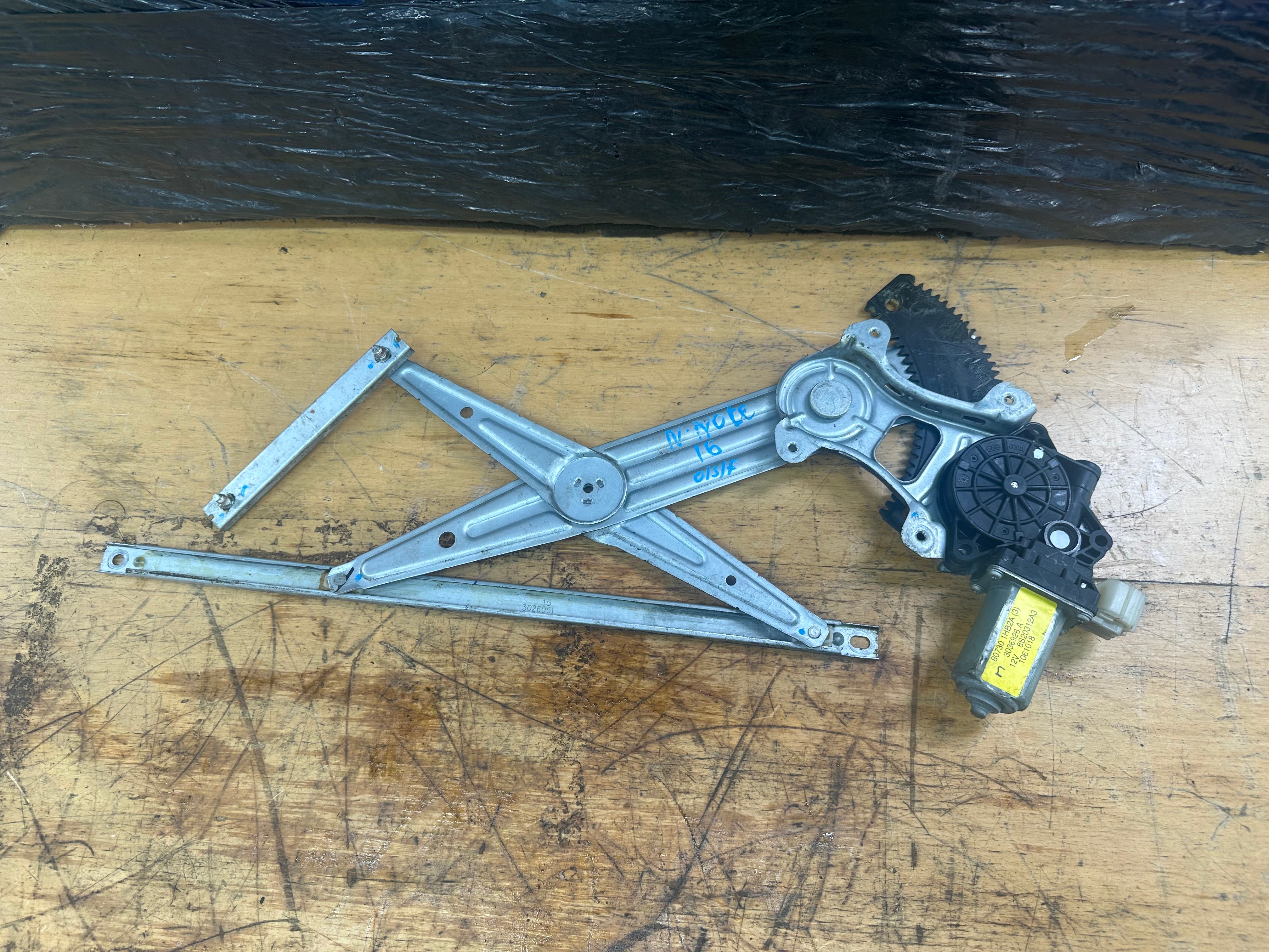 Nissan Note 2016 Right Front O/S/F Window Regulator (80730-1HB2A) (1061018)