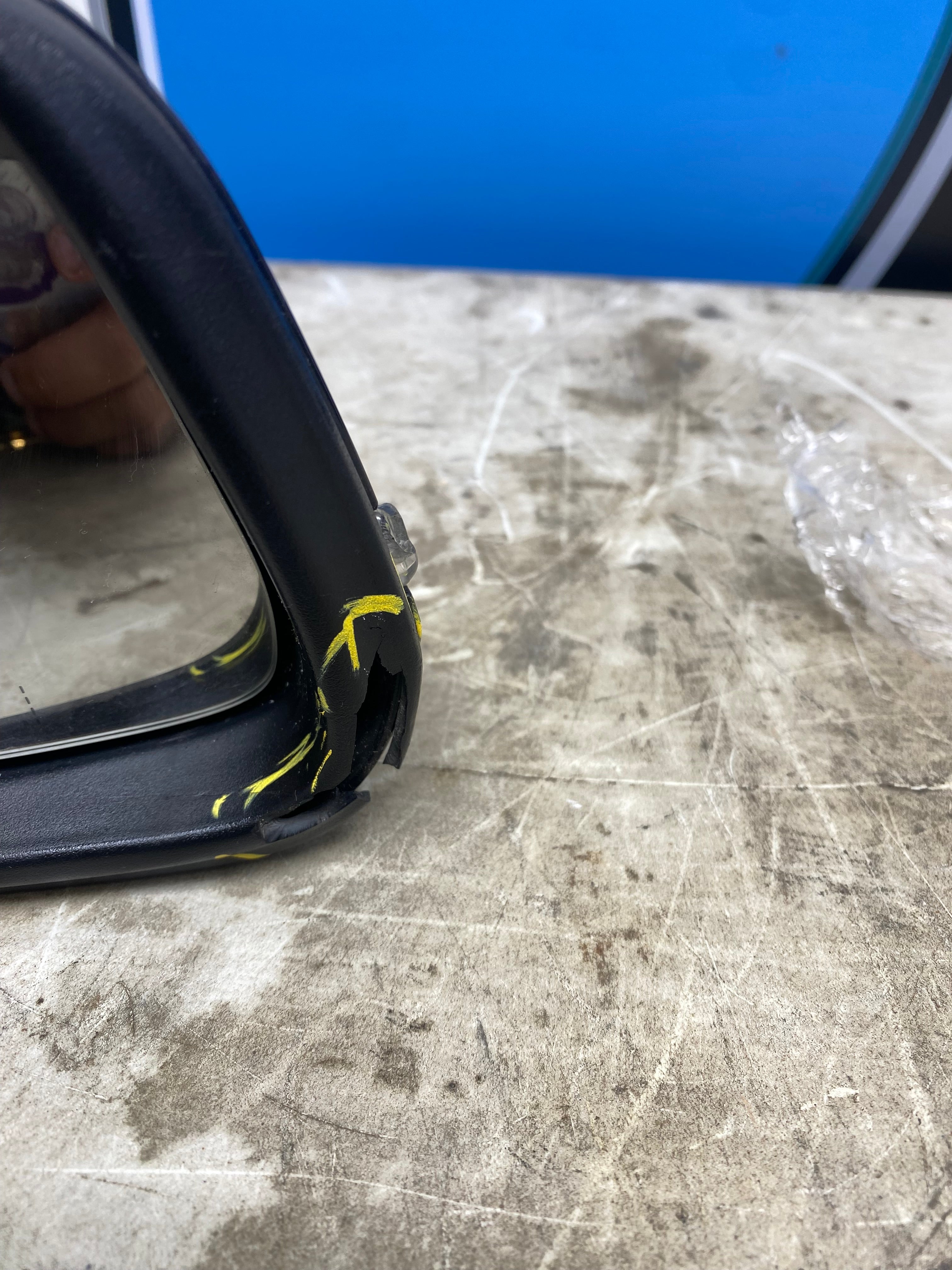 BMW 1 & 2 Series F40/F44 Driver Side Mirror 19–24 (Little Crack marked in yellow)