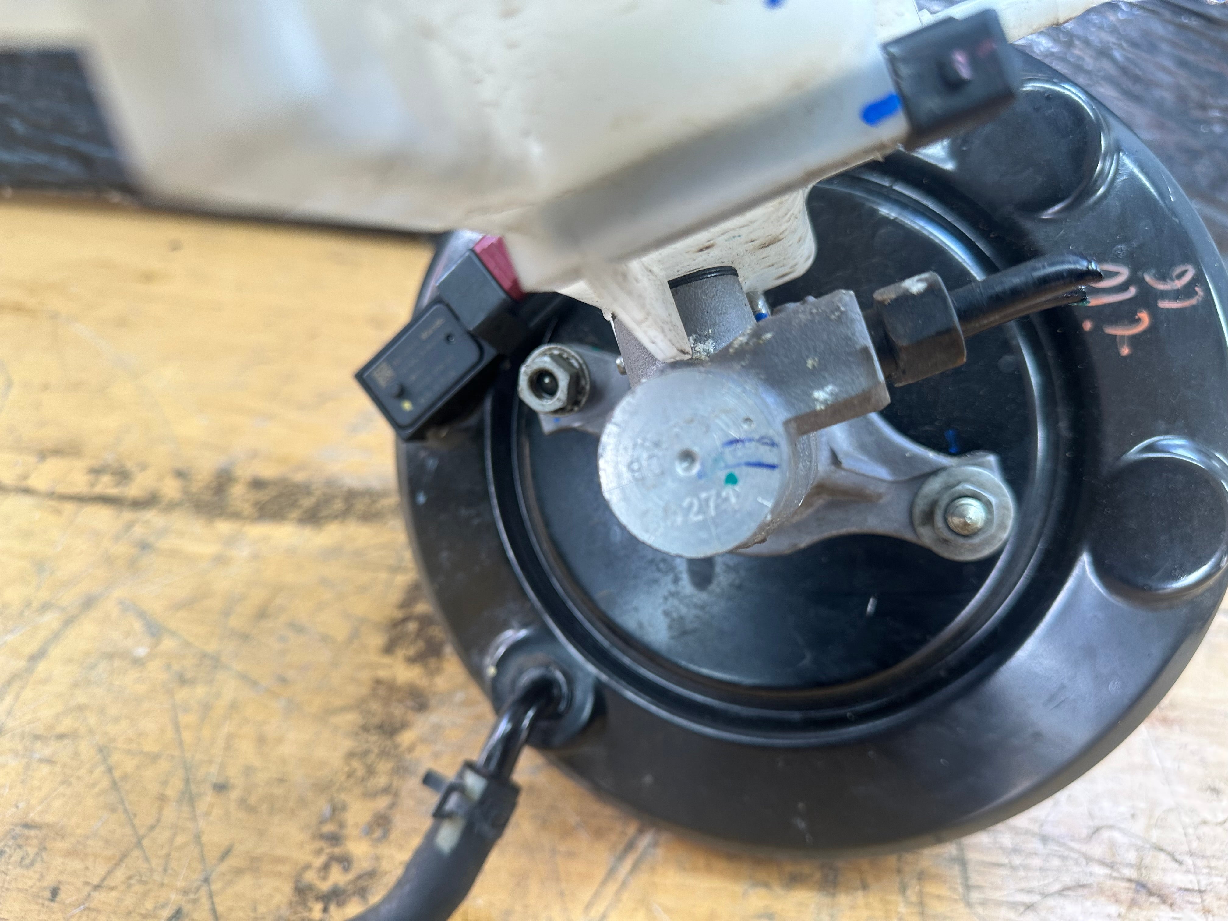 Hyundai i10 2016 Brake Master Cylinder with Servo (58500-B9982) (KBX30567)