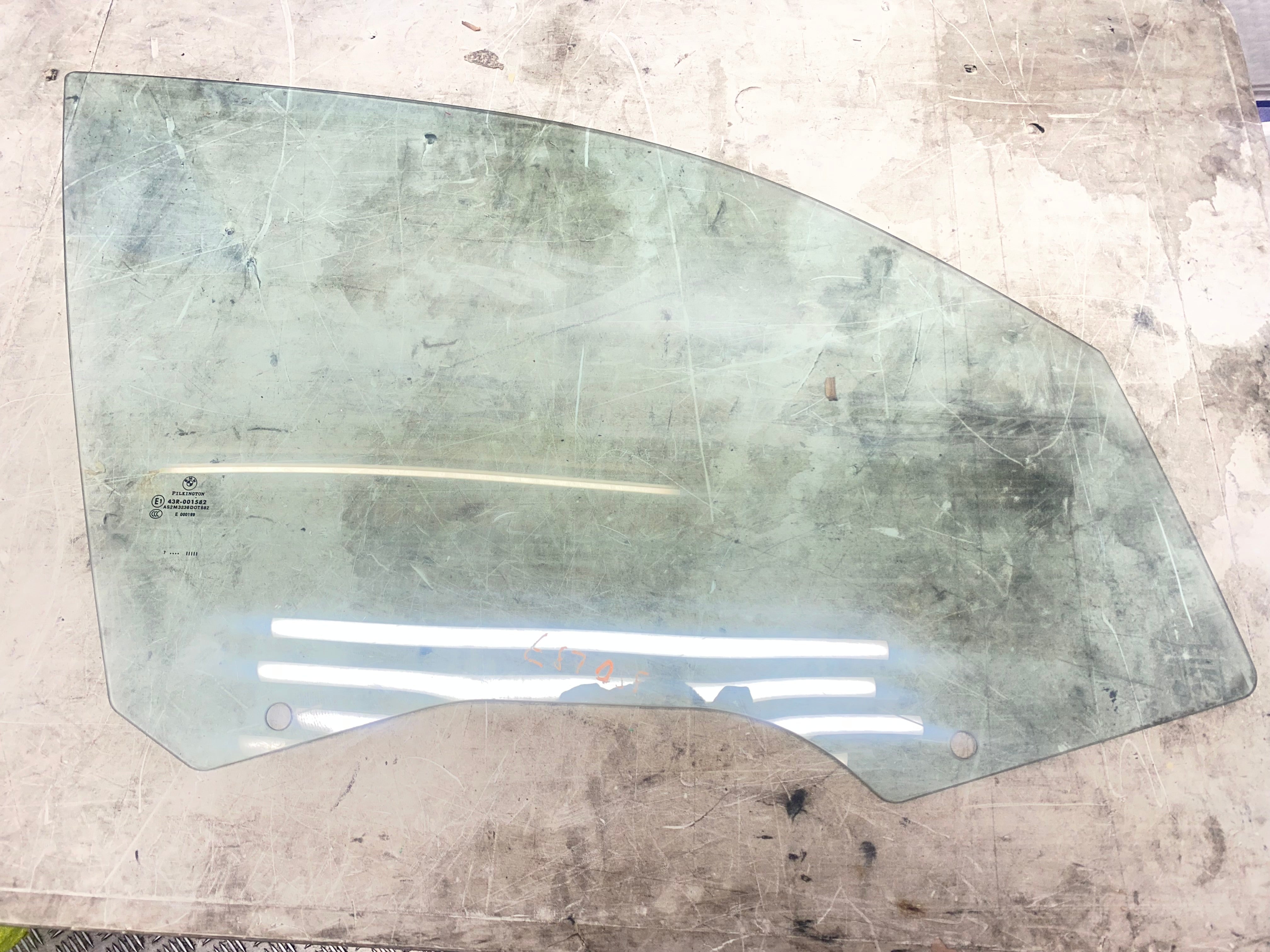BMW 1 Series E87 Front Driver Side Window Glass 2004–2011