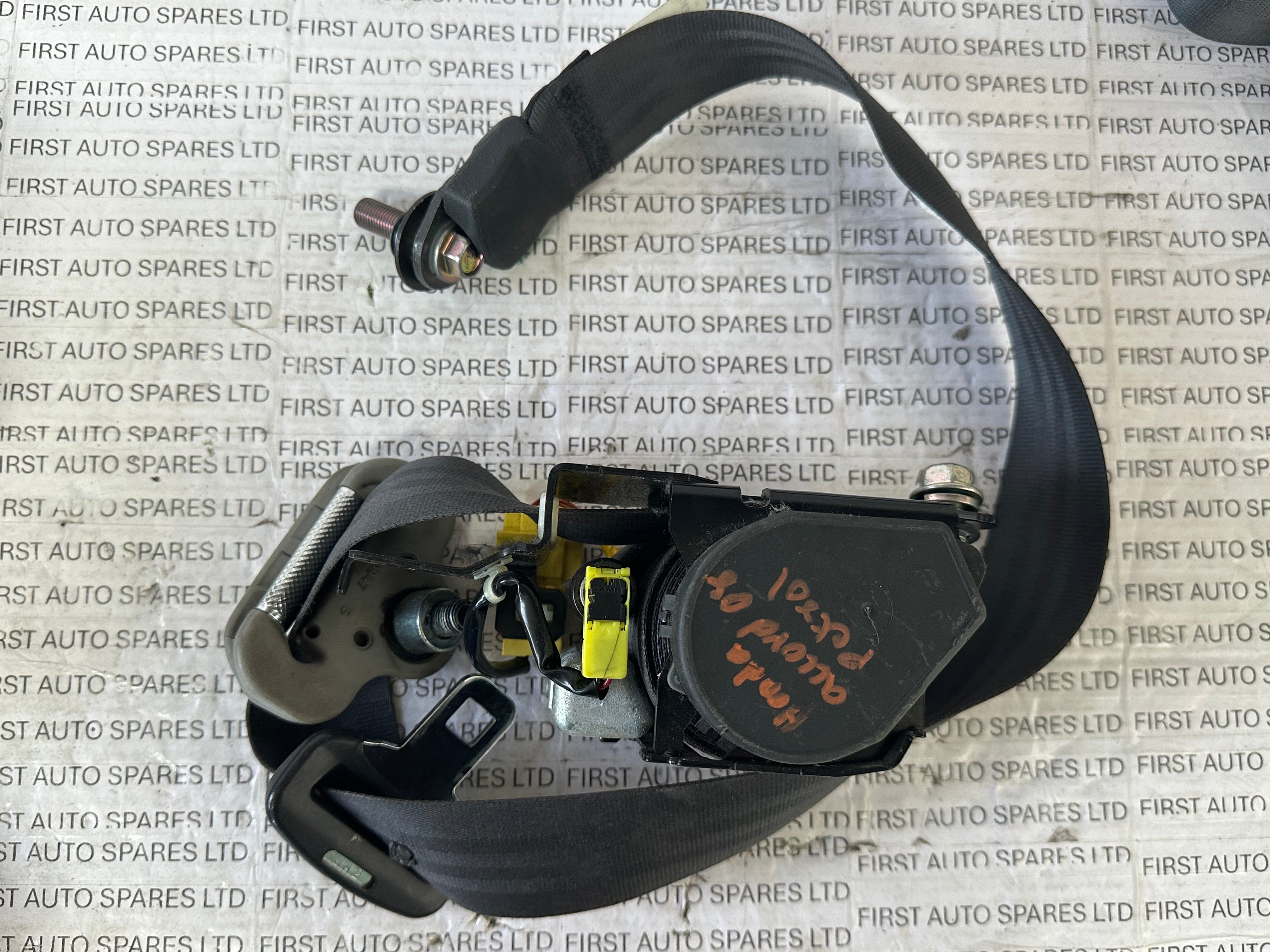 Honda Accord Front Right Seatbelt (NSB098GR06)