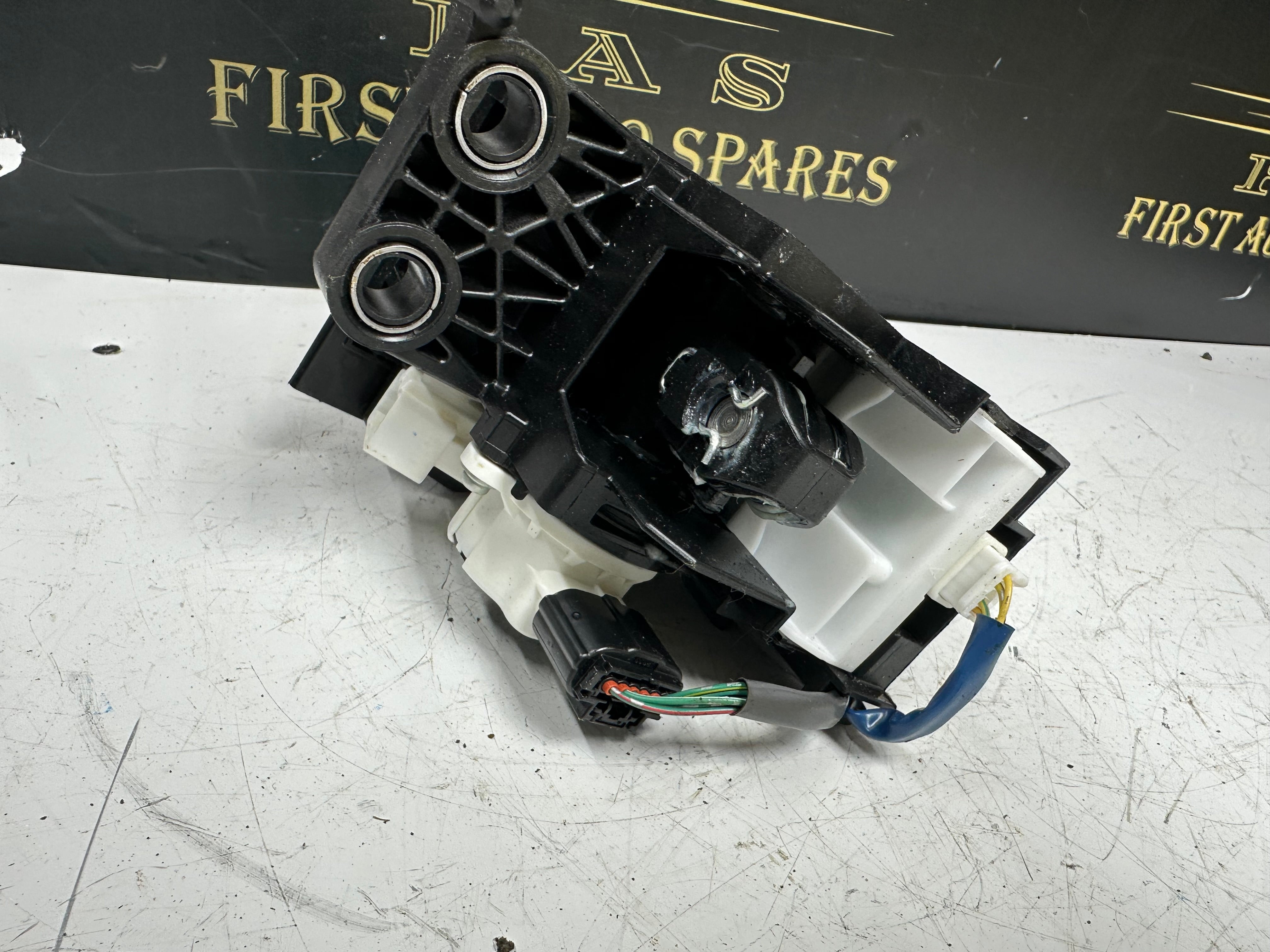 Toyota Auris 2015 Automatic Gear Selector (75C582-RHD) (>PA66-GF3<) (75G187)