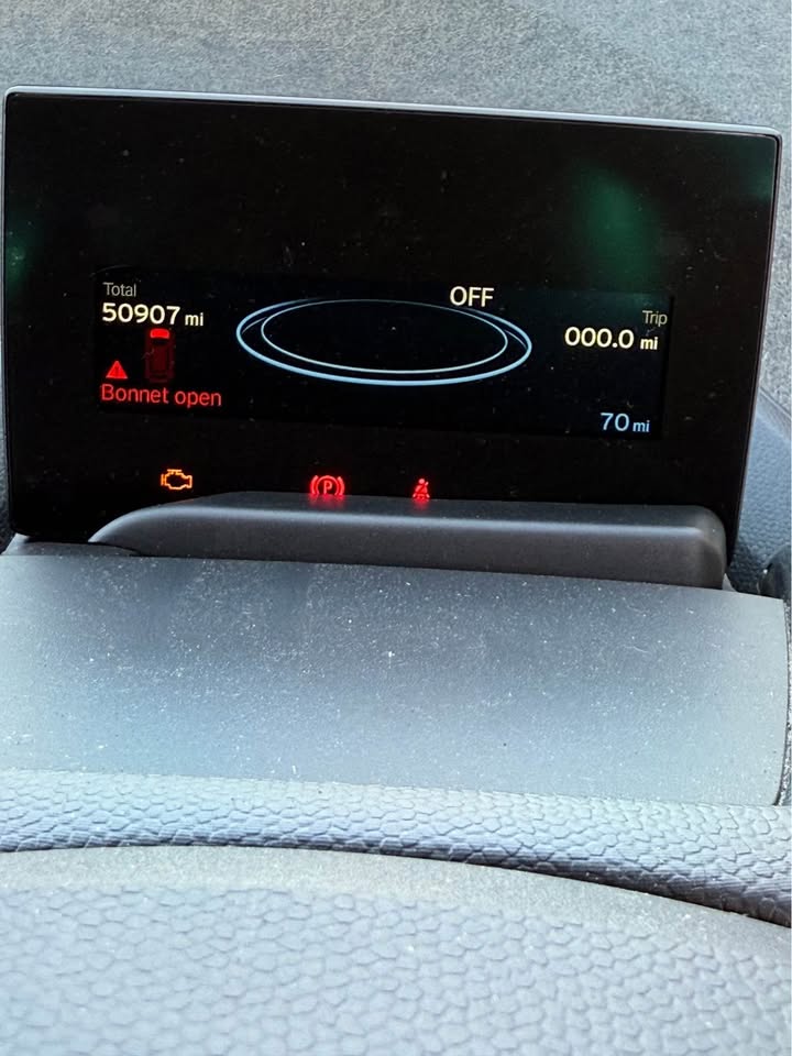 BMW I3 2017 - Price is for Wheel Nut ONLY - (BREAKING)