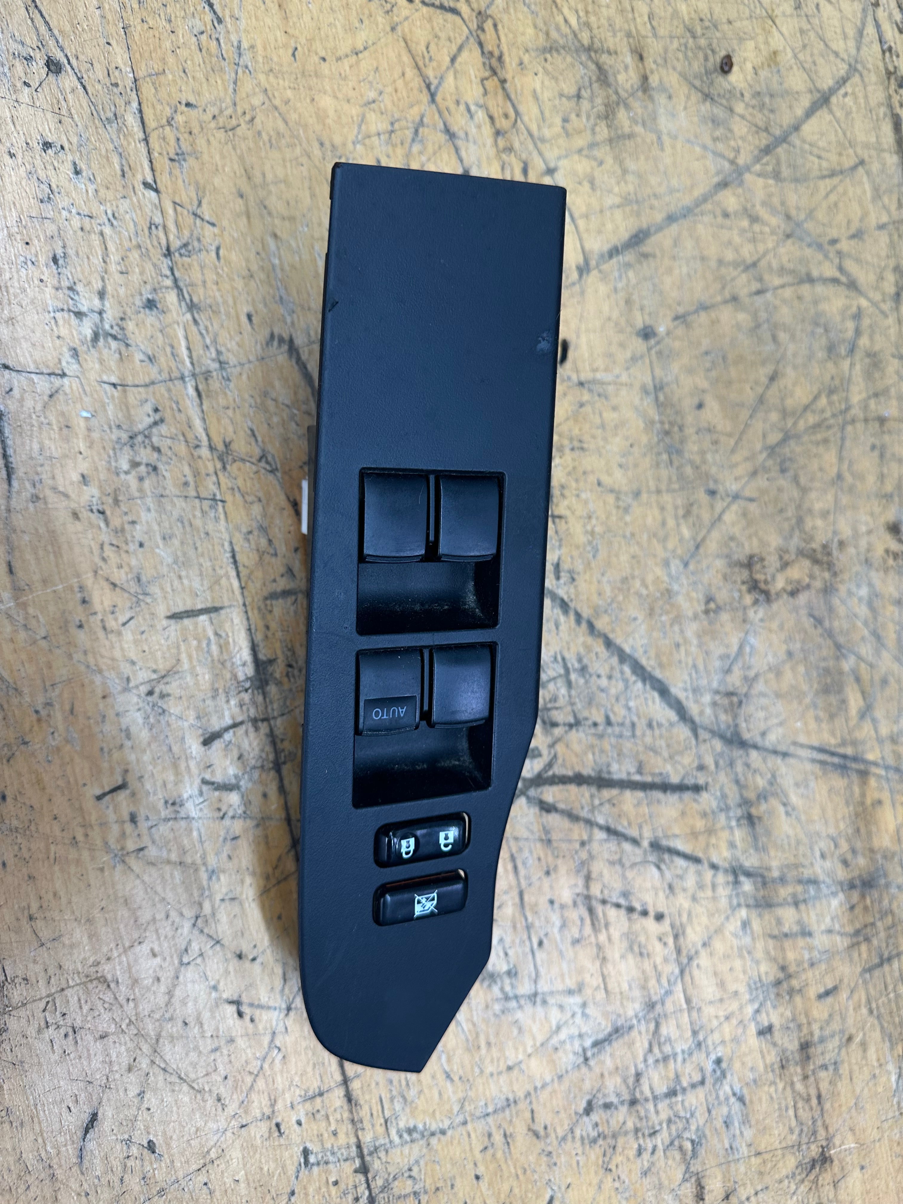 Toyota Auris 2013 Front Right Window Master Control Switch (74231-02D30)